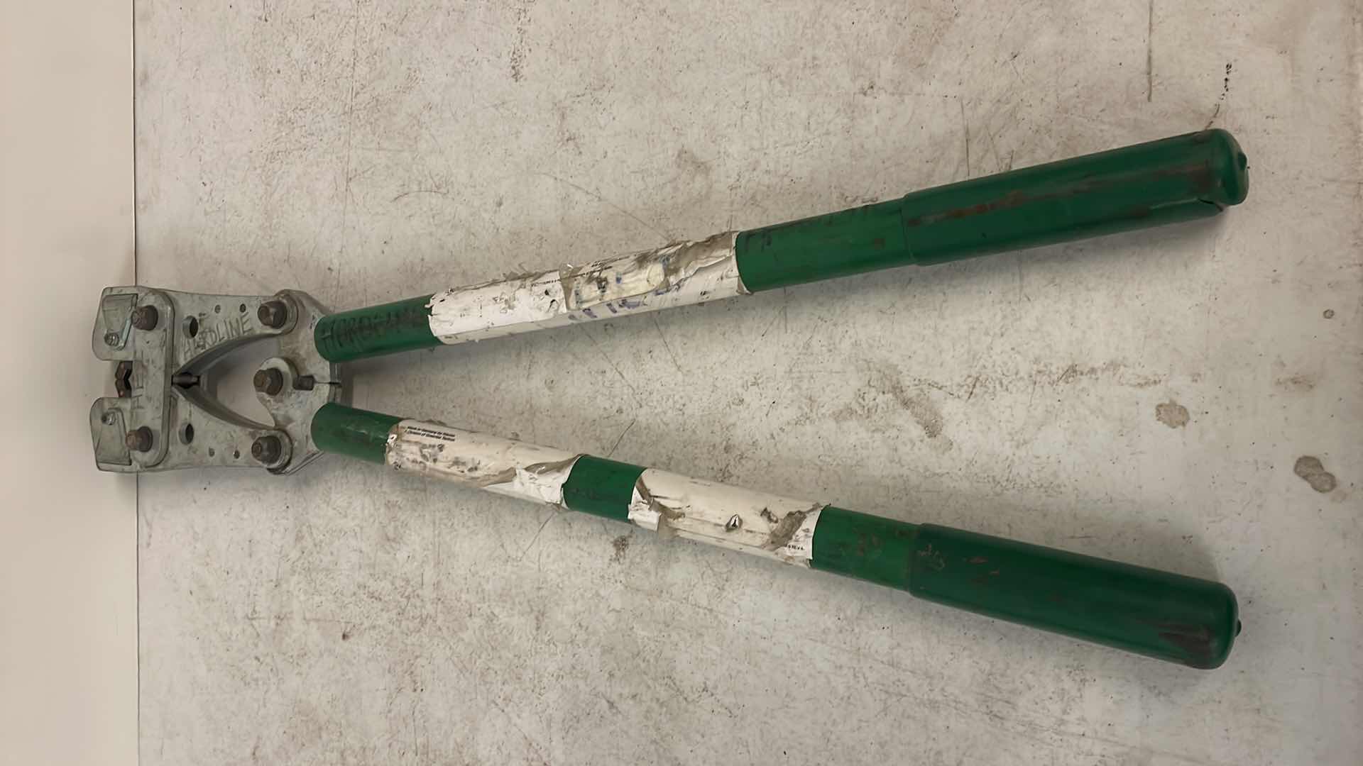 Photo 1 of GREENLEE K09-3GL 25.5" 3/0 AWG TO 400 MCM COPPER CRIMPING TOOL