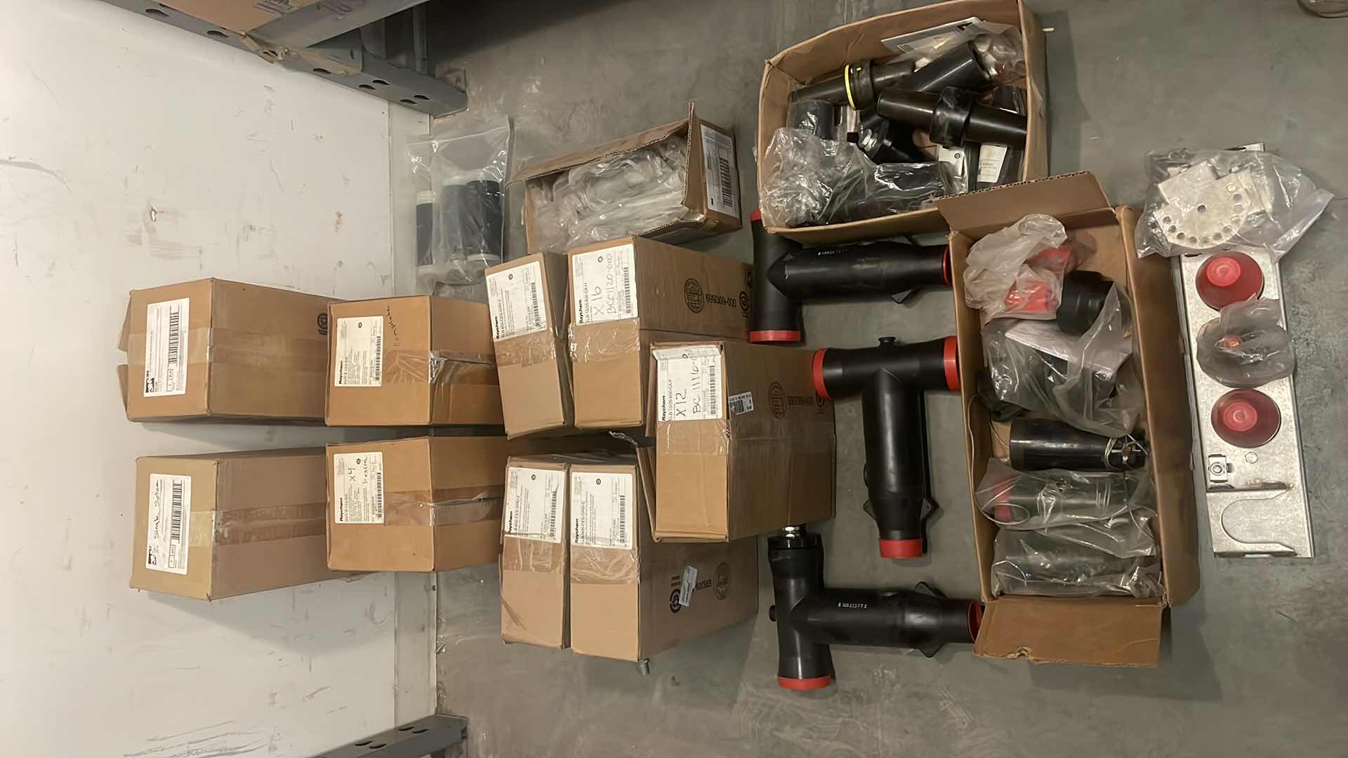 Photo 1 of HIGH VOLTAGE LOADBREAK ENDS, CABLE ADAPTERS COLD SRINKS TERMINATION KITS LOADBREAK JUNCTION BOX