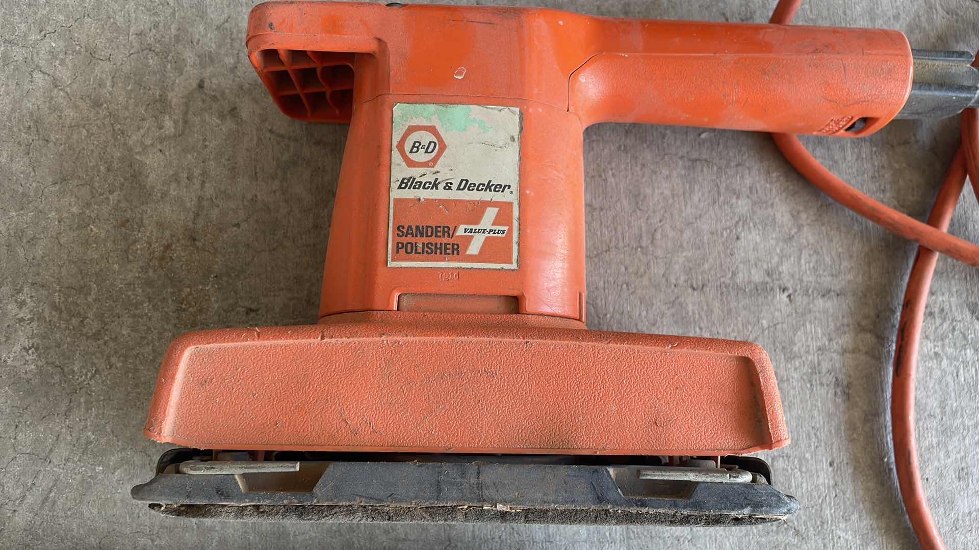 Photo 1 of BLACK & DECKER SANDER POLISHER WITH SAND PAPER