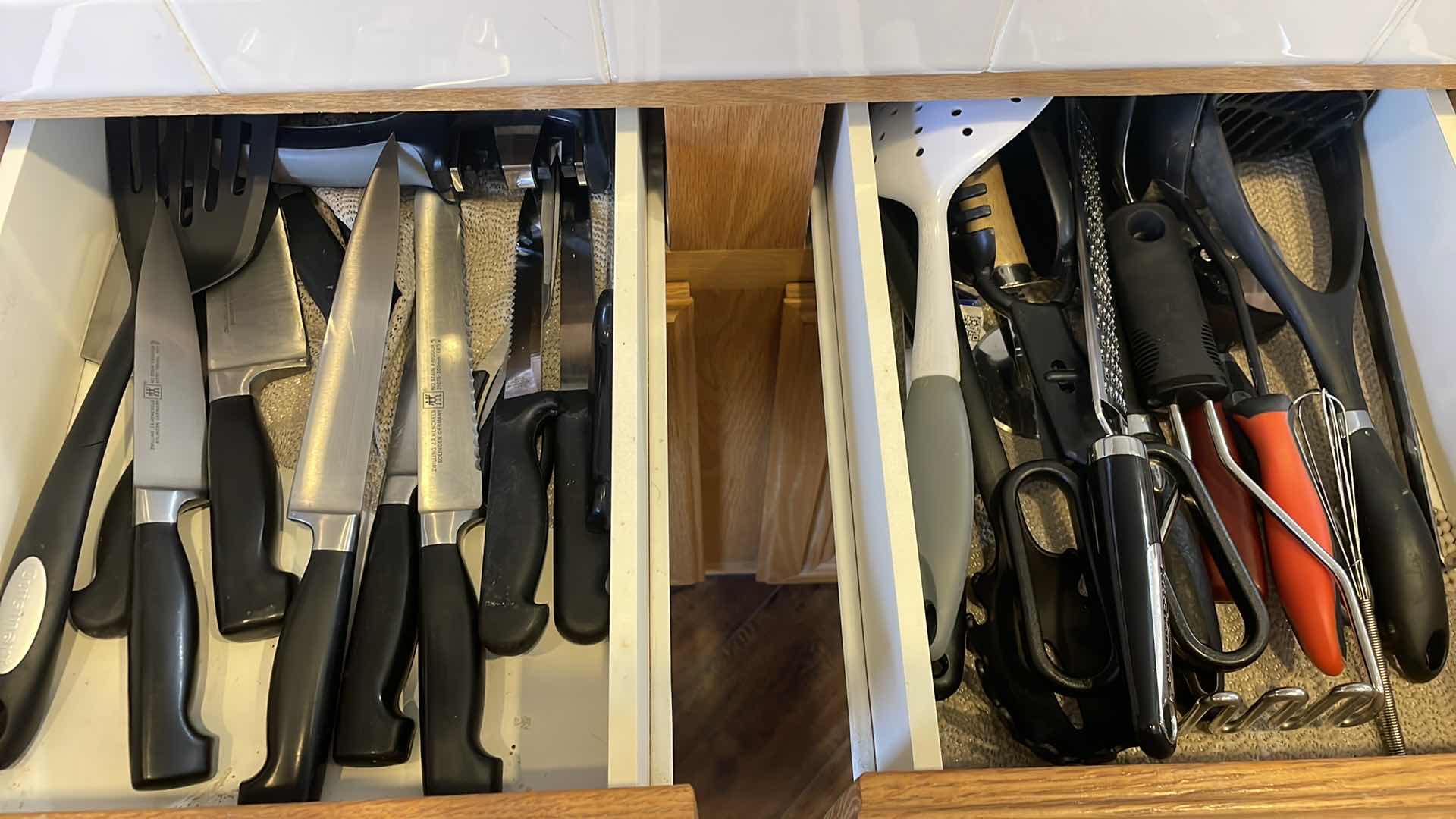 Photo 1 of KNIFES COOKWARE