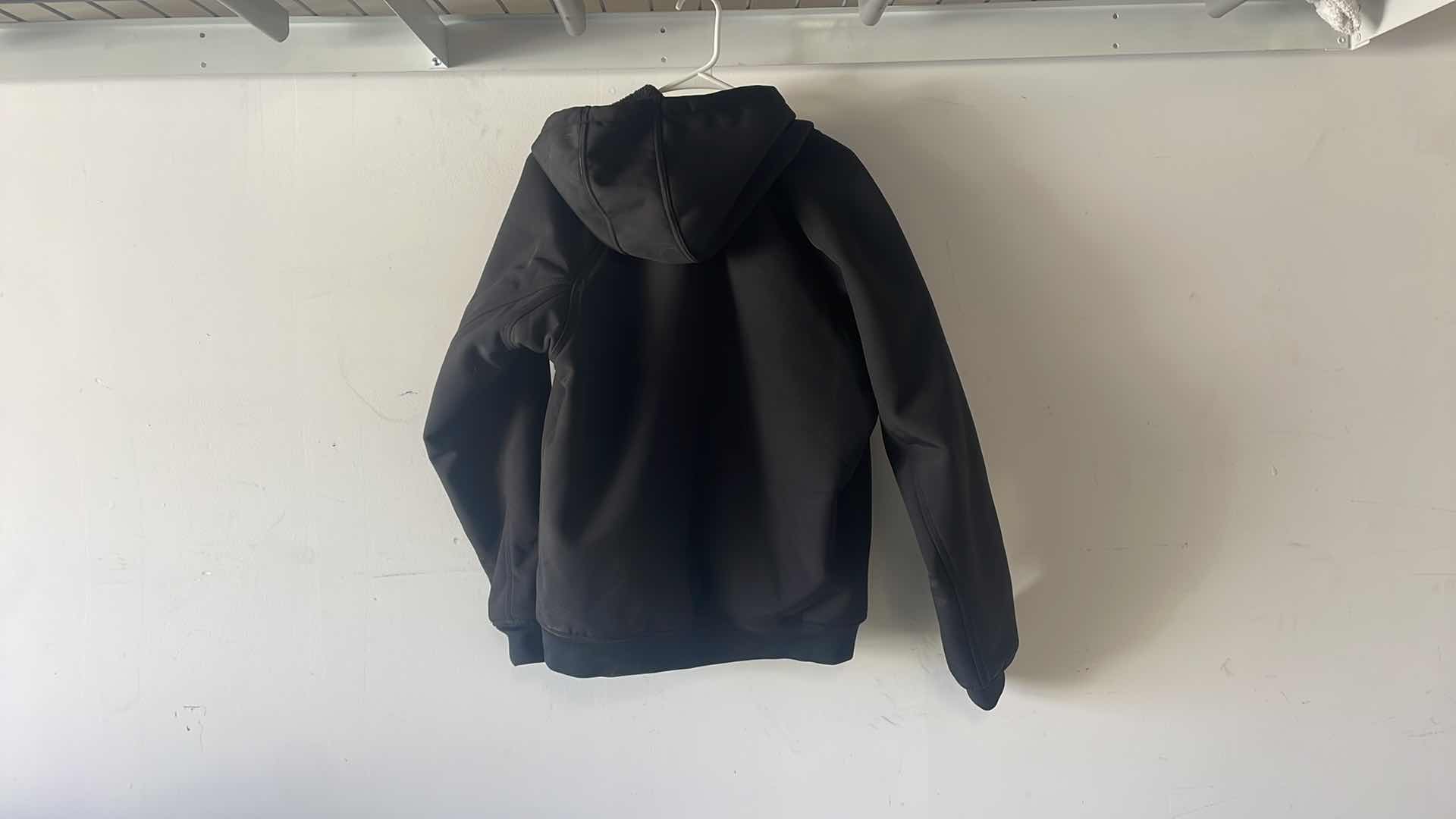 Photo 1 of DULUTH MENS HOODED JACKET SIZE MEDIUM BLACK