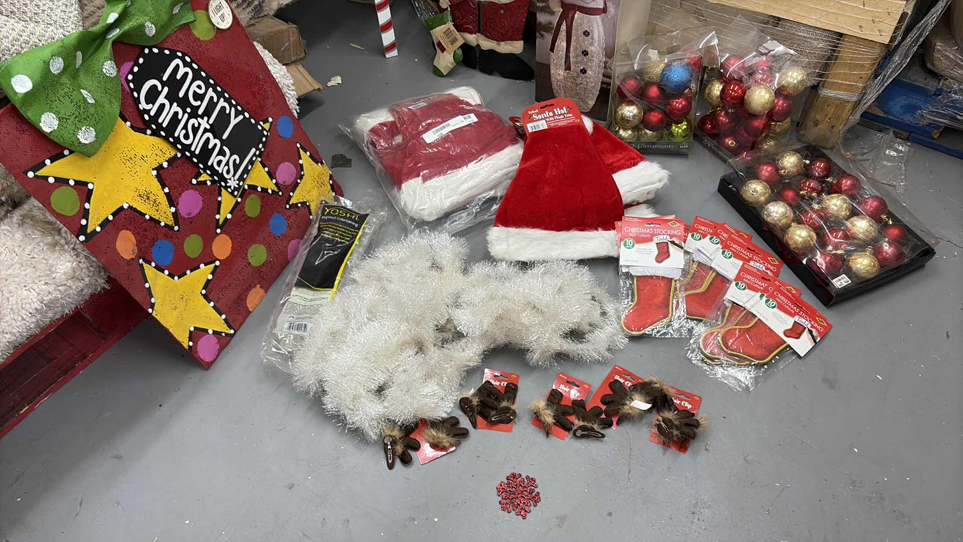 Photo 1 of MISCELLANEOUS CHRISTMAS DECOR