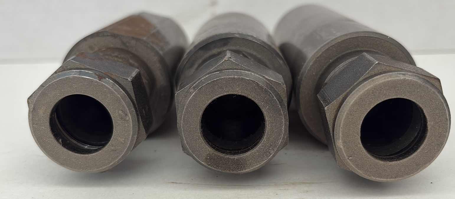Photo 1 of (3)PCS HYDRAULIC HOSE FITTING
