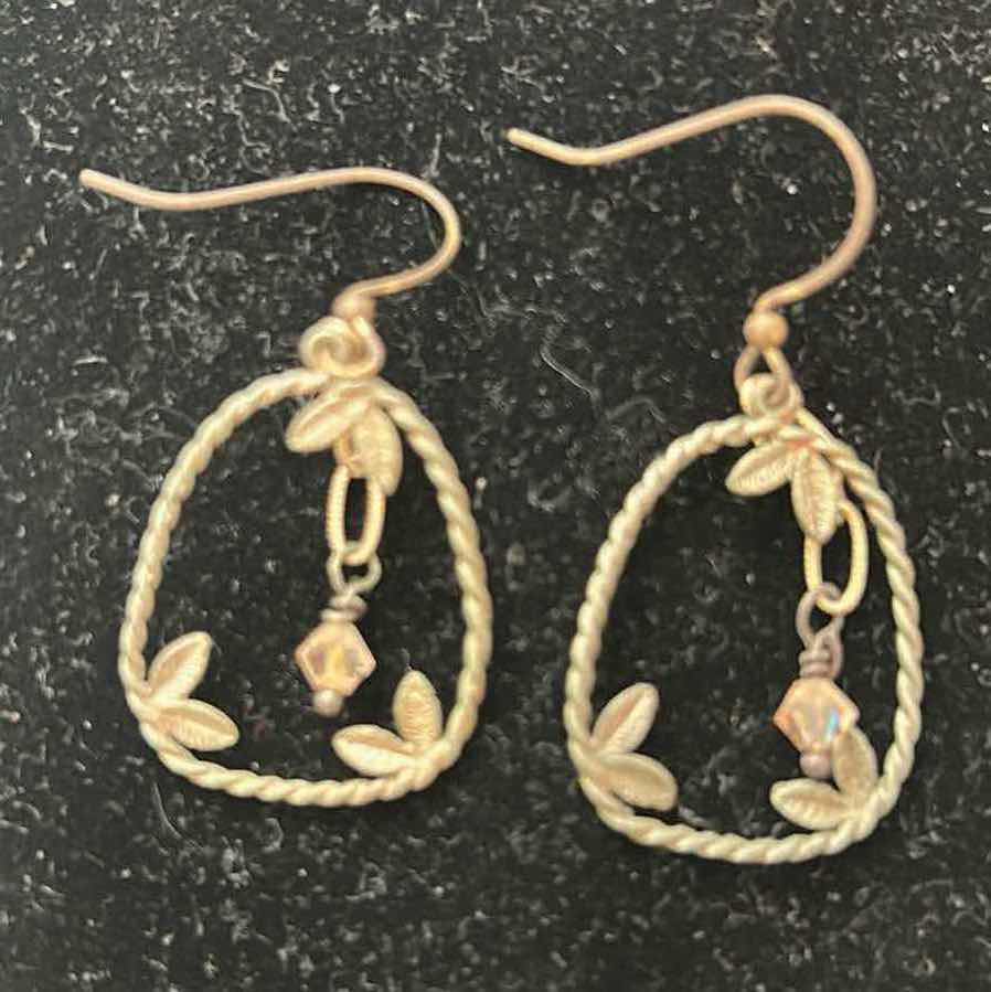 Photo 1 of 2- SILVER WIRE LEAF AND DAISY EARRINGS