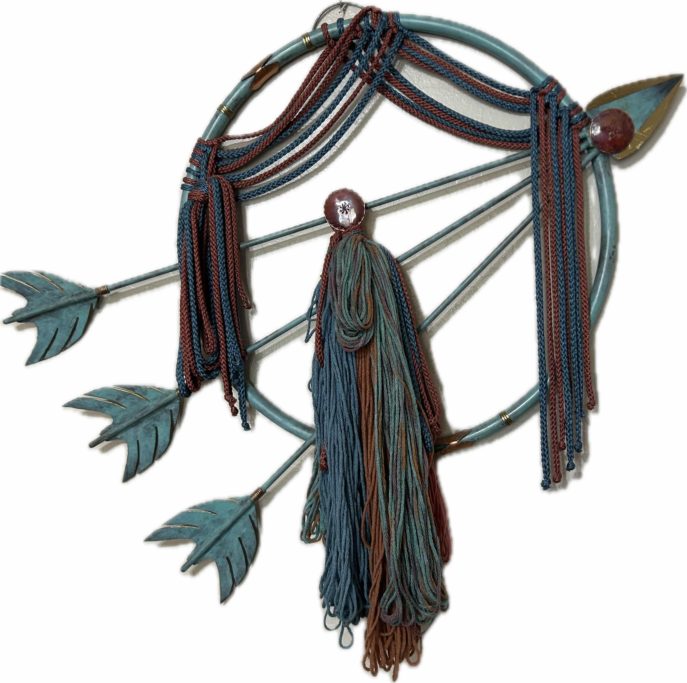 Photo 1 of DECORATIVE NATIVE AMERICAN ARTISTRY DREAMCATCHER W ARROWS 28"WIDE