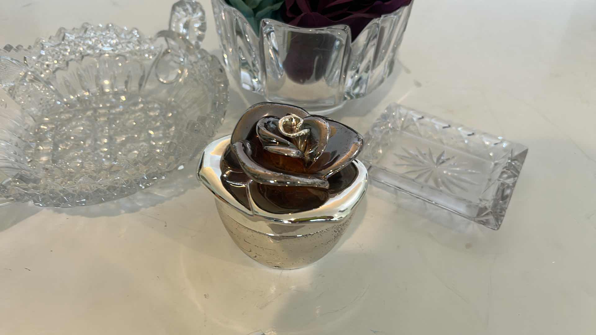 Photo 1 of 4 PC HOME DECOR ASSORTMENT (ROSE TRINKET BOX H4”)