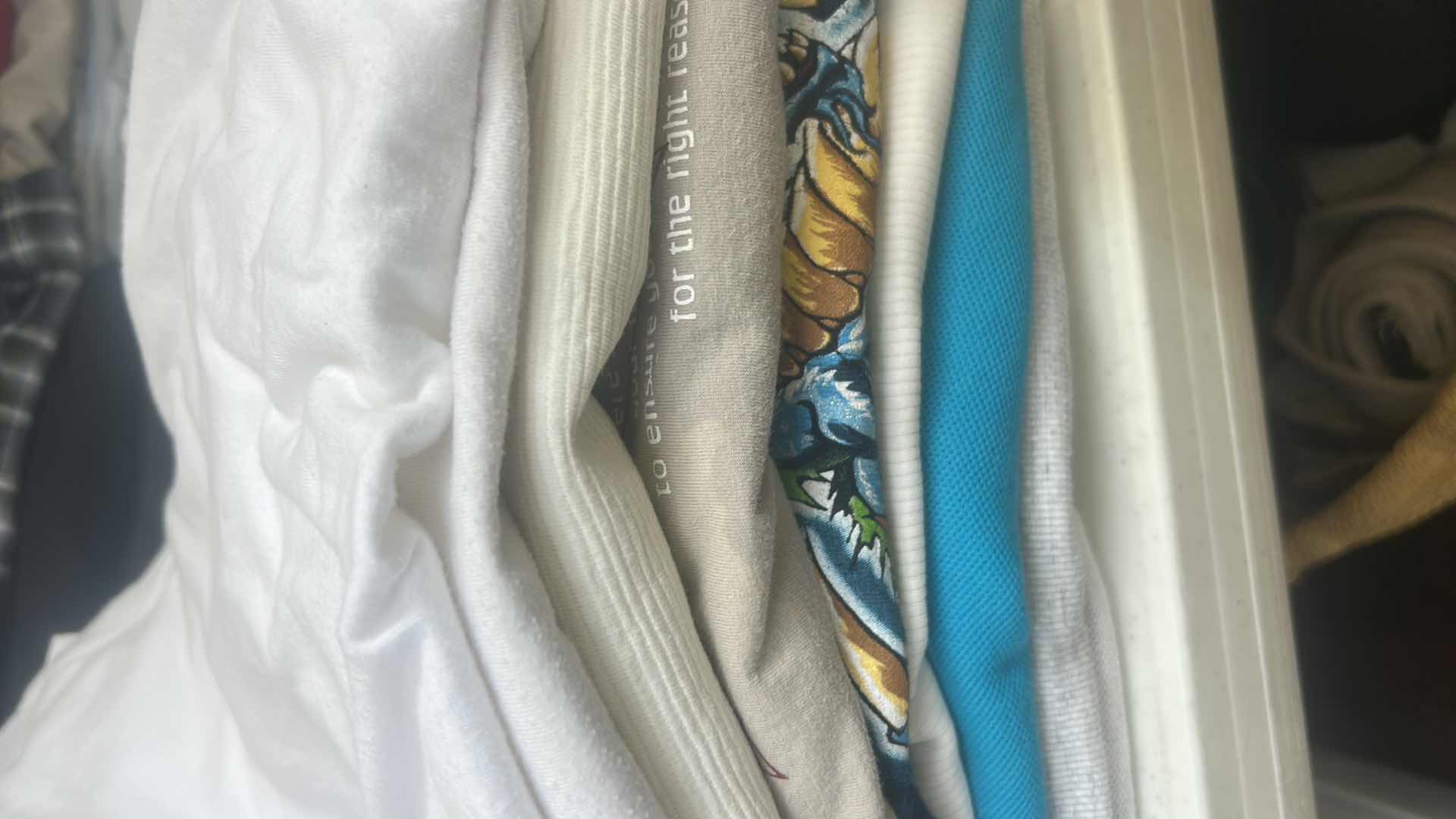 Photo 1 of MENS & WOMENS  TOPS MOSTLY SIZE LARGE