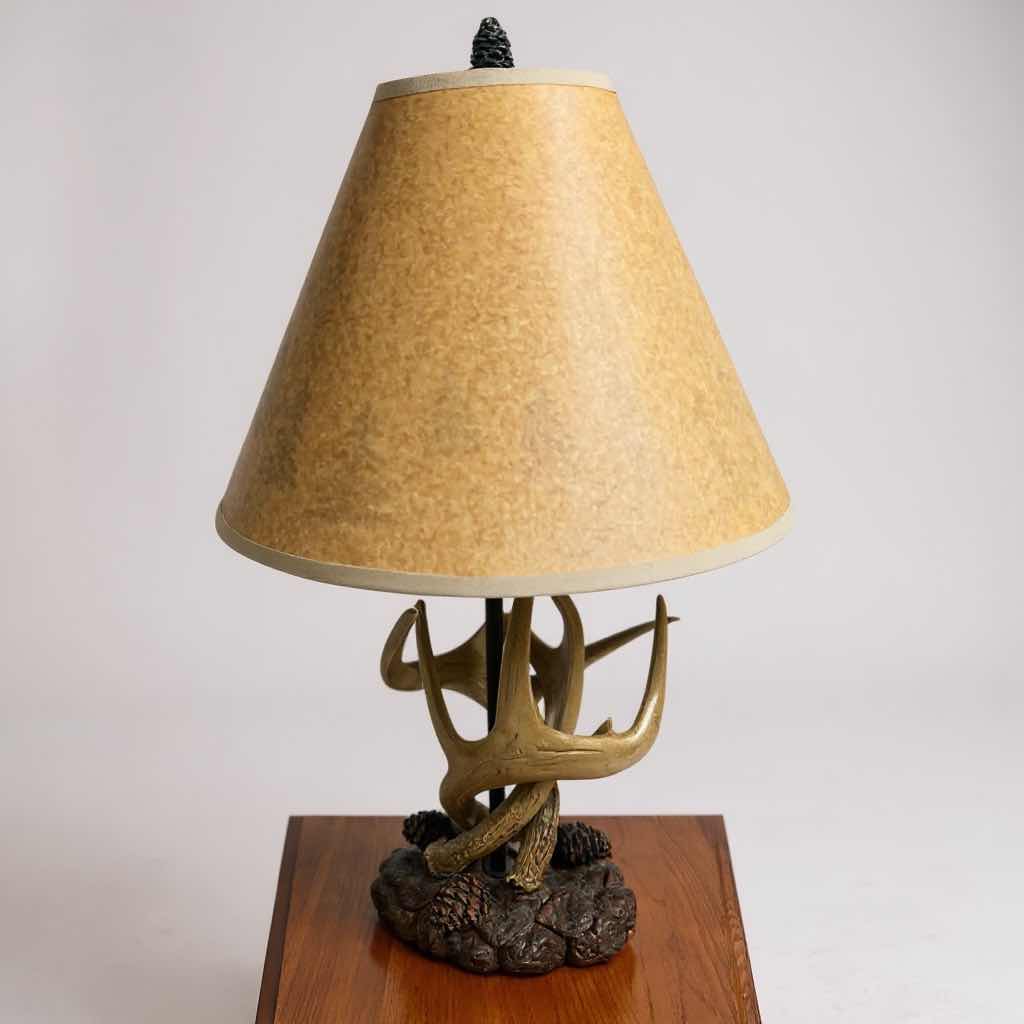 Photo 1 of ANTLER RESIN BODY TABLE LAMP H 26" 