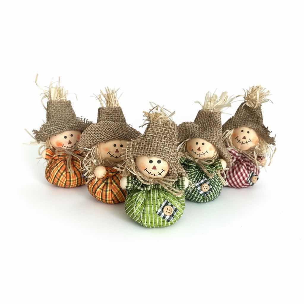 Photo 1 of 5 - 6” SCARECROWS