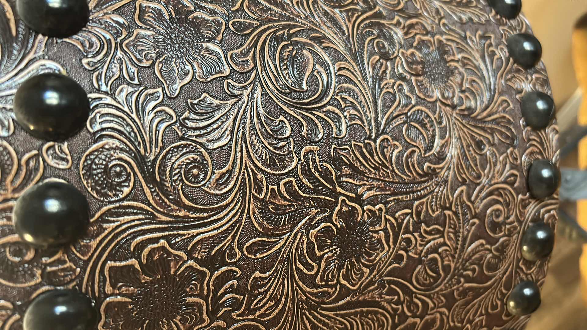 Photo 1 of BLACK FOREST DECOR SHERIDAN TABLE LAMP H 32" RETAIL $ 170