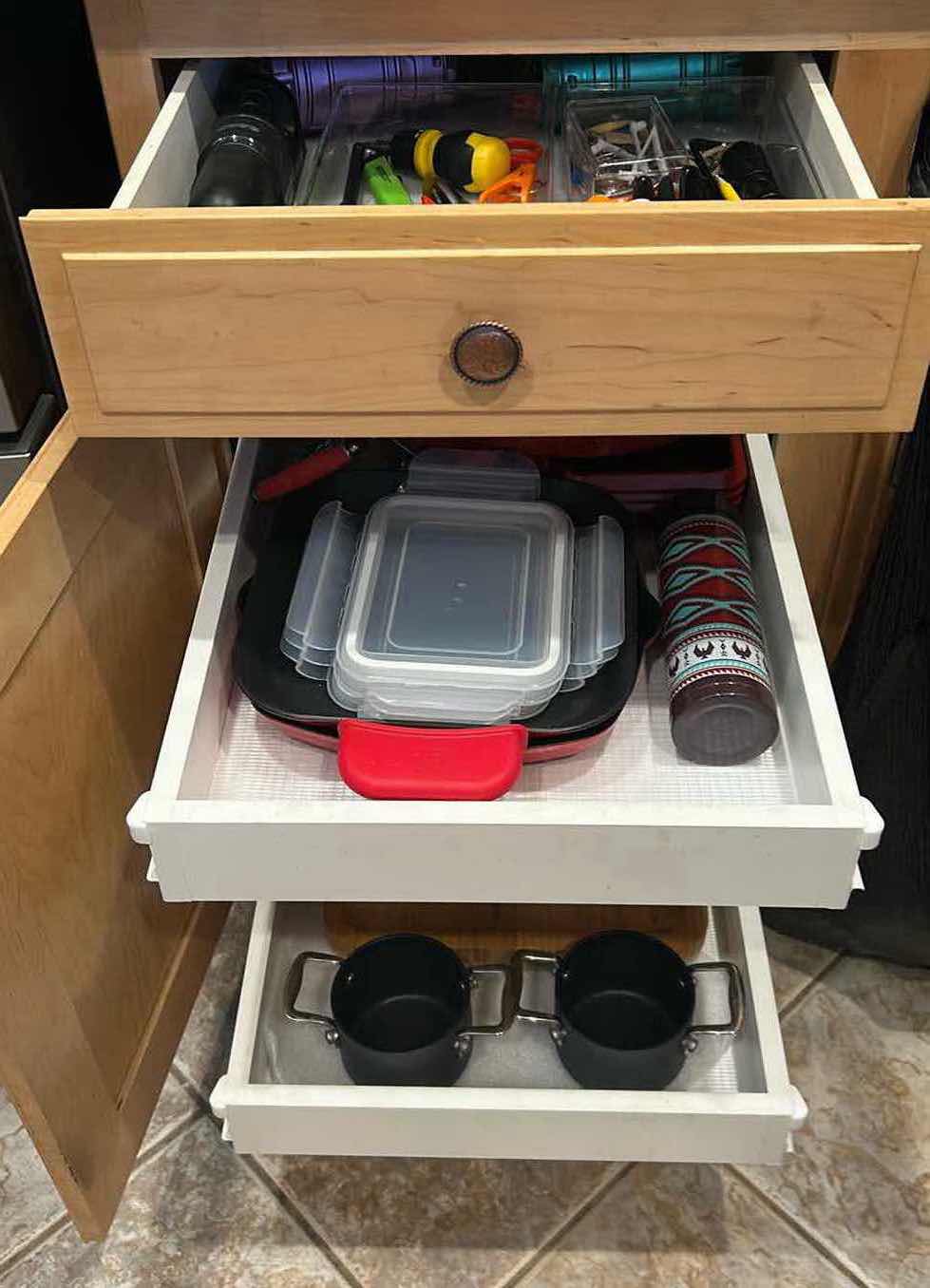 Photo 1 of CONTENTS OF DRAWER & CABINET