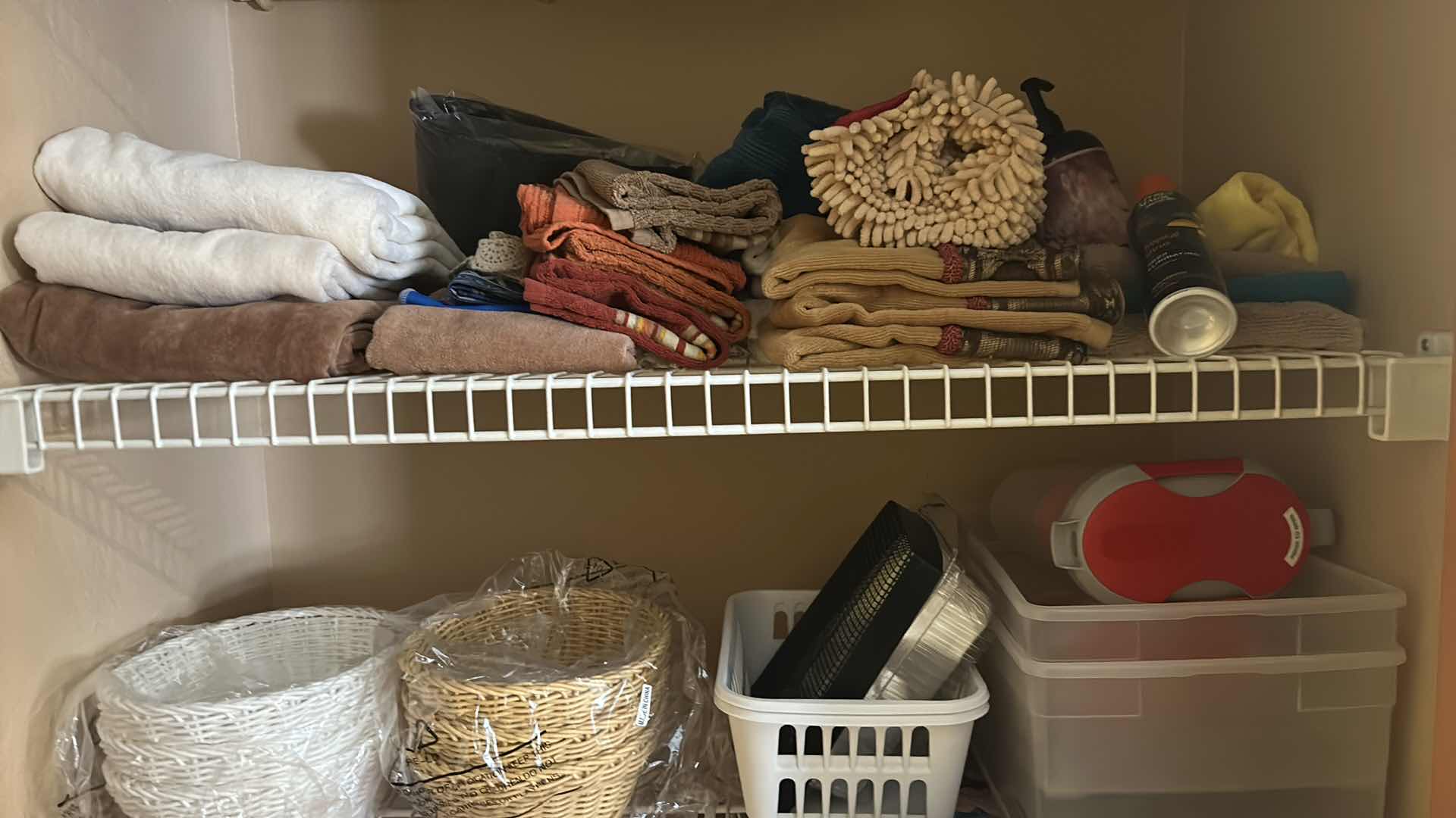 Photo 1 of CONTENTS OF PANTRY