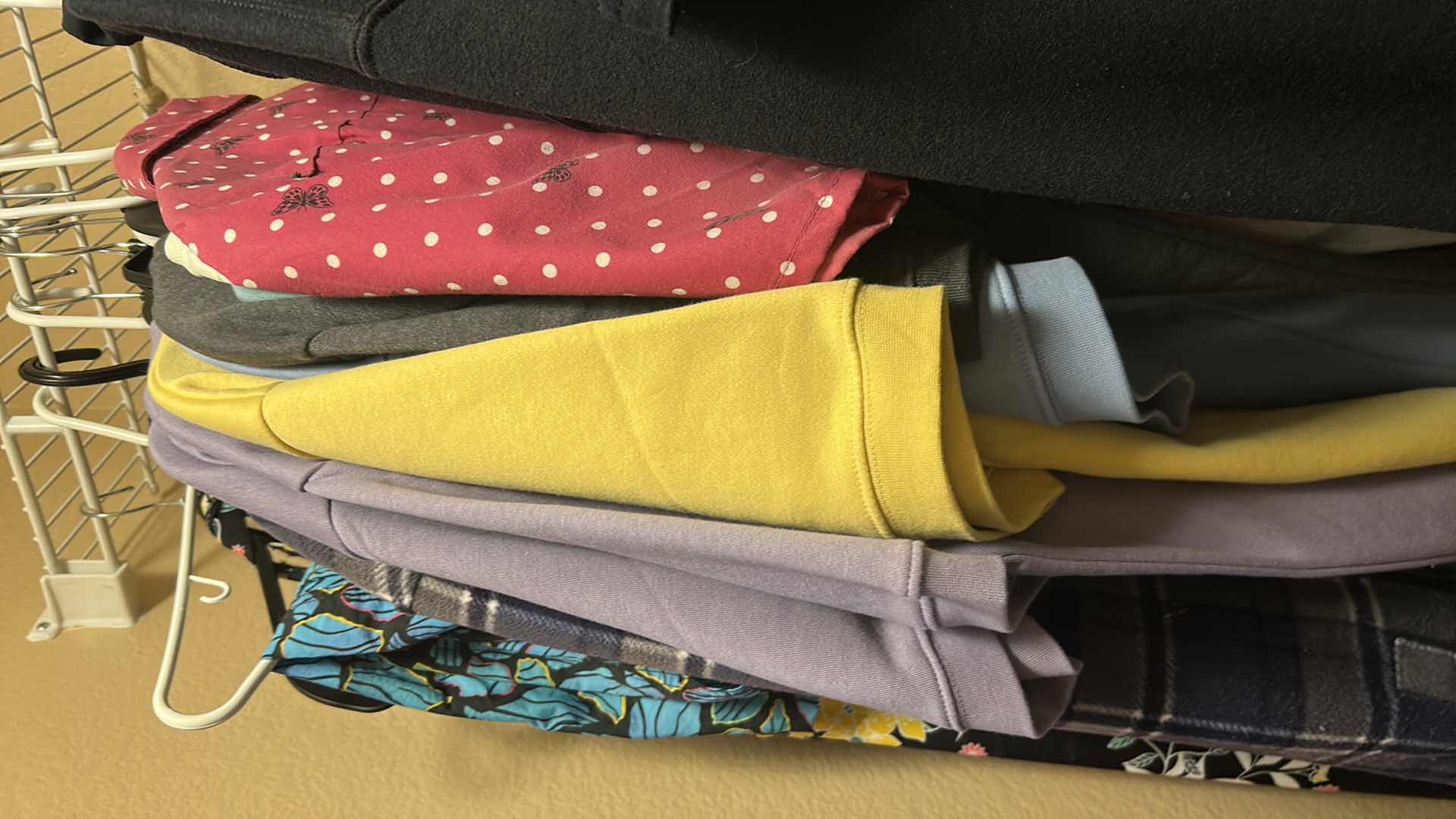 Photo 1 of ASSORTED WOMEN SWEATSHIRTS SUZE M & L