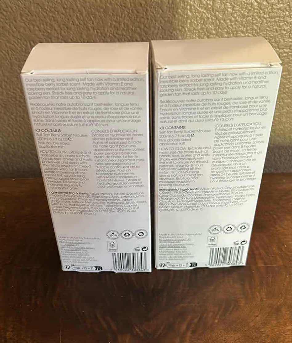 Photo 1 of 2 -ST TROPEZ SELF TAN BERRY SORBET KIT