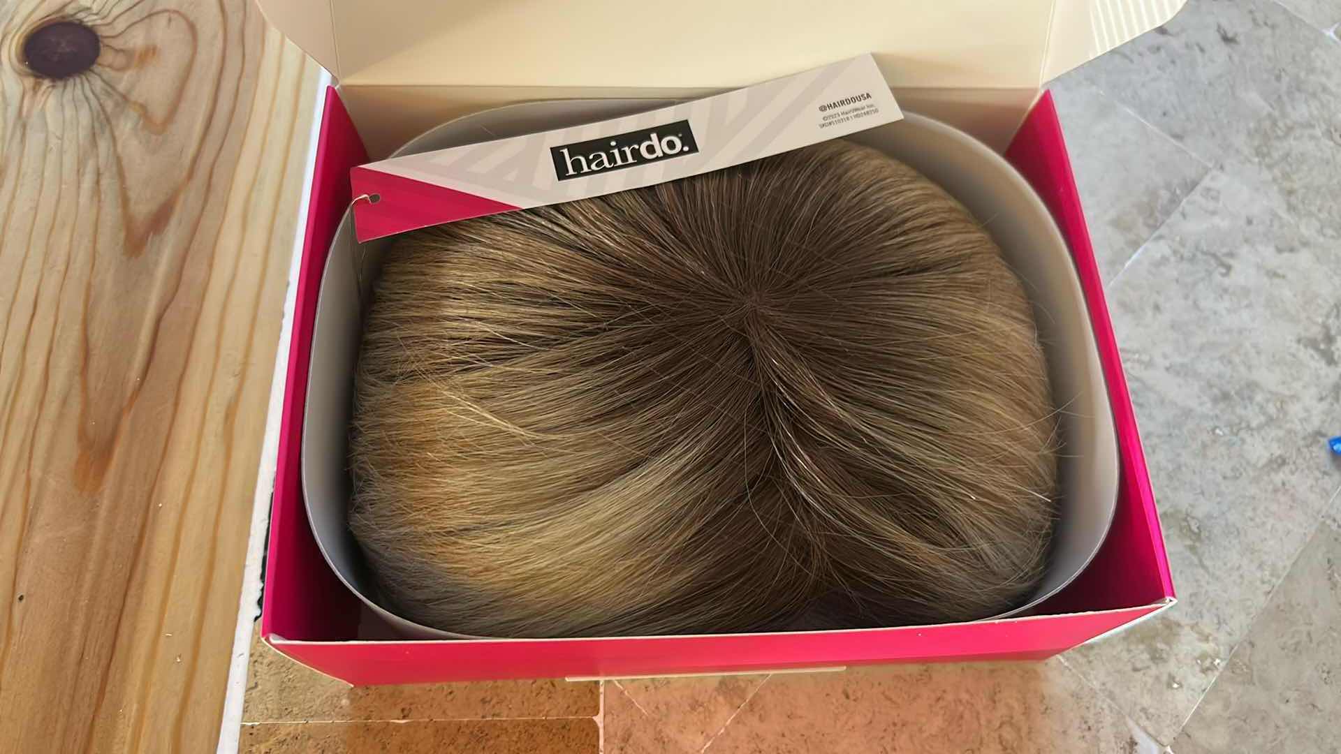 Photo 1 of HAIRDO EASIPART HD XL 18" CROP CUT TOPPER LIGHT GOLDEN BLONDE RETAIL $139