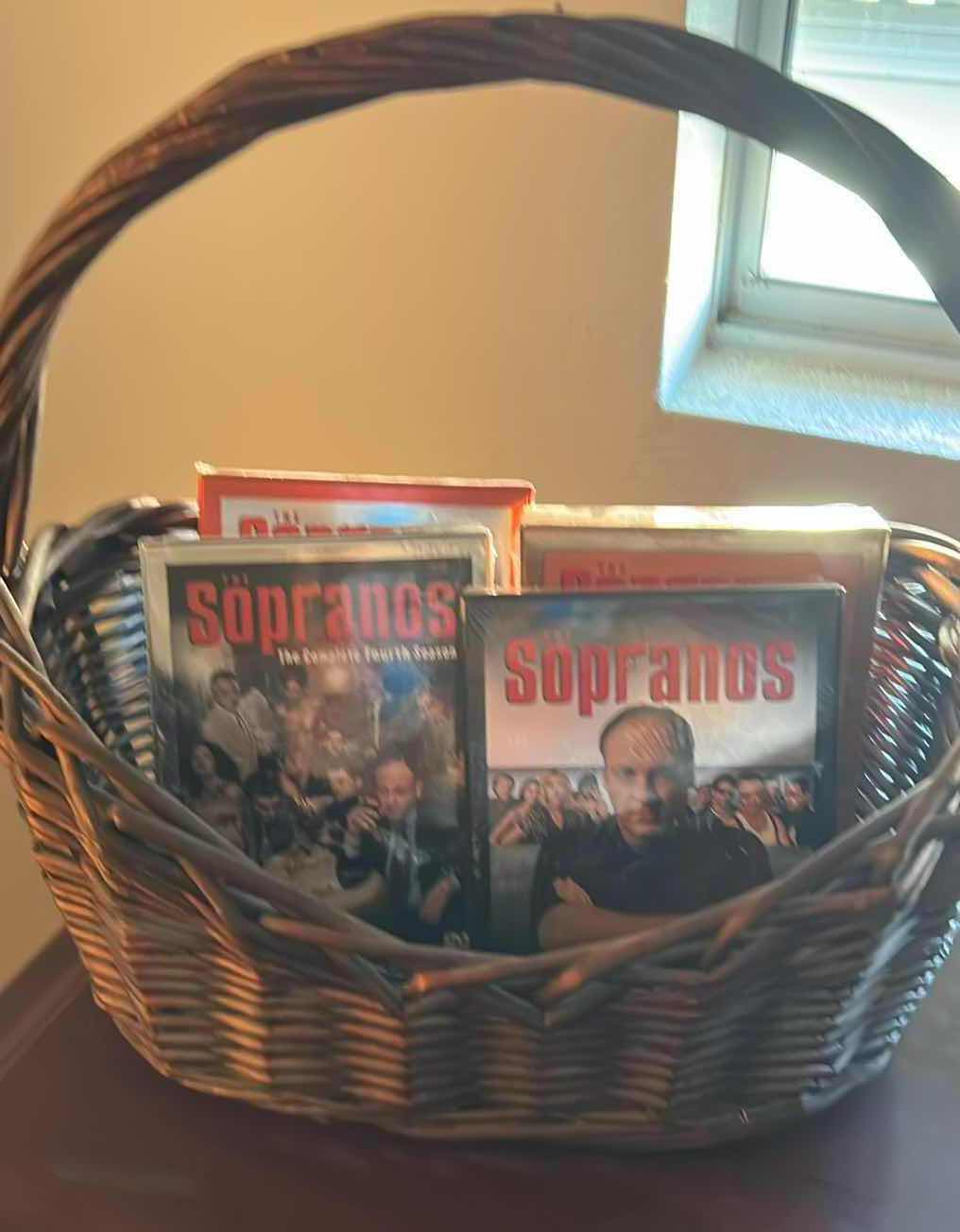 Photo 1 of 4 SEASONS SOPRANOS W BASKET