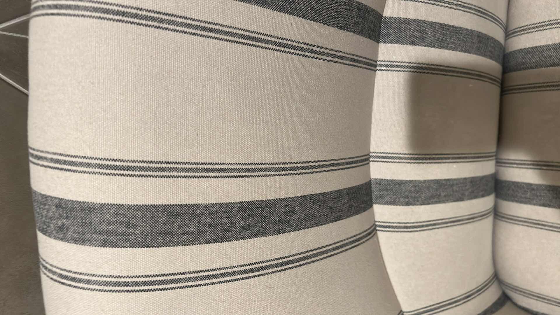 Photo 1 of CASUAL CAMBRIDGE SEASIDE TRADITIONAL ACCENT CHAIR GREY BEIGE STRIPED