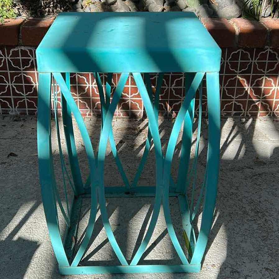 Photo 1 of TEAL OUTDOOR METAL STAND H 20"