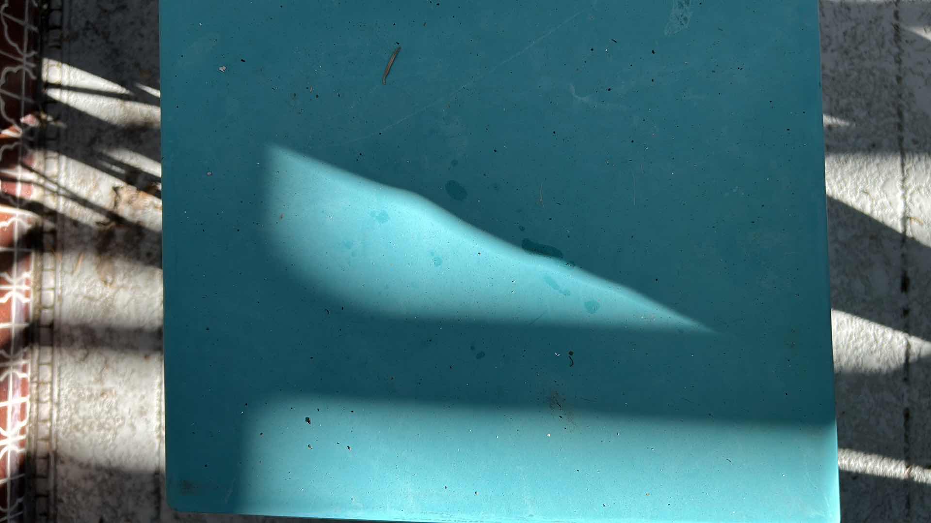 Photo 1 of TEAL OUTDOOR METAL STAND H 20"