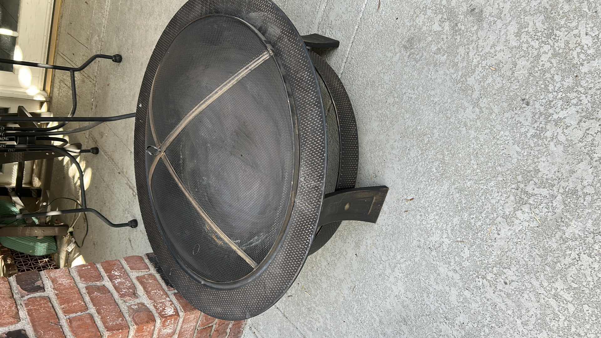 Photo 1 of METAL PORTABLE FIRE PIT W MESH COVER