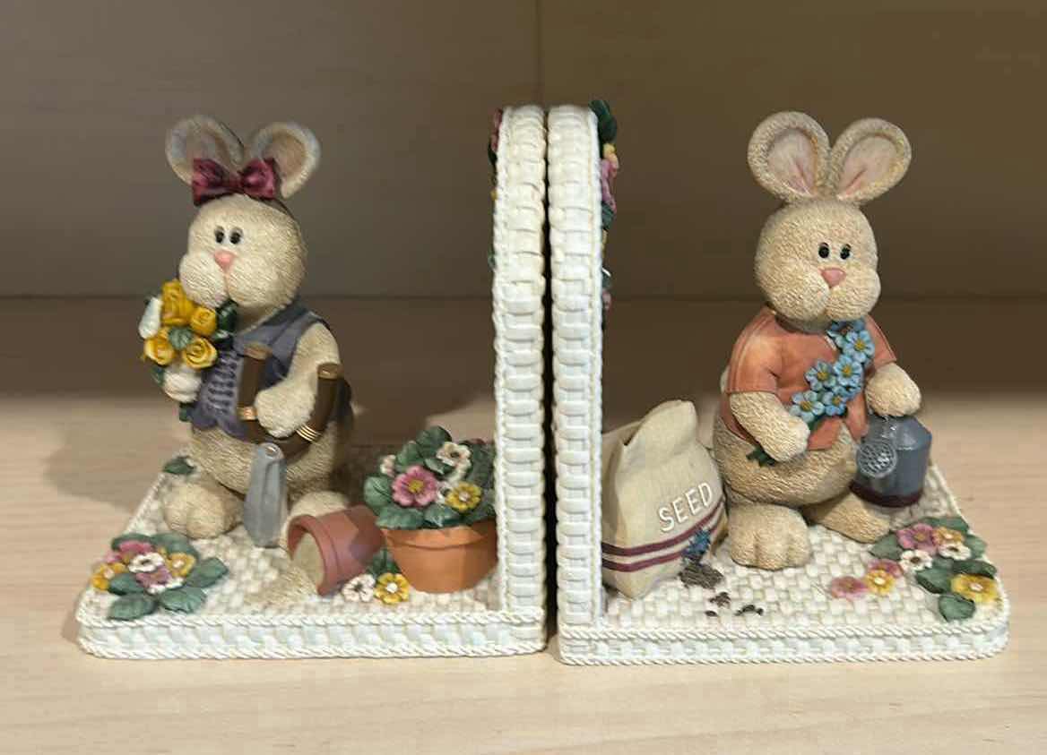 Photo 1 of DECORATIVE BUNNY BOOKENDS