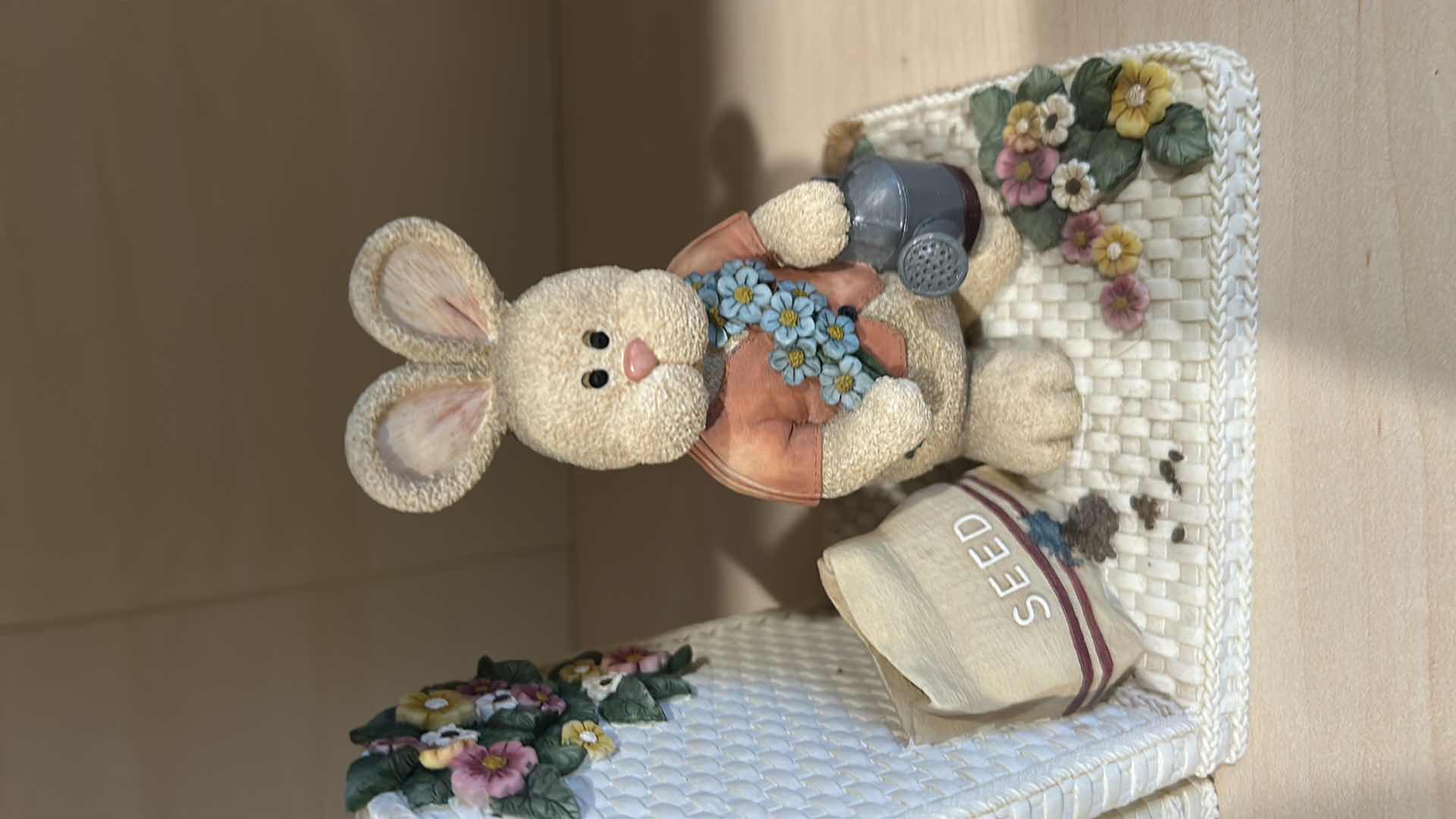 Photo 1 of DECORATIVE BUNNY BOOKENDS