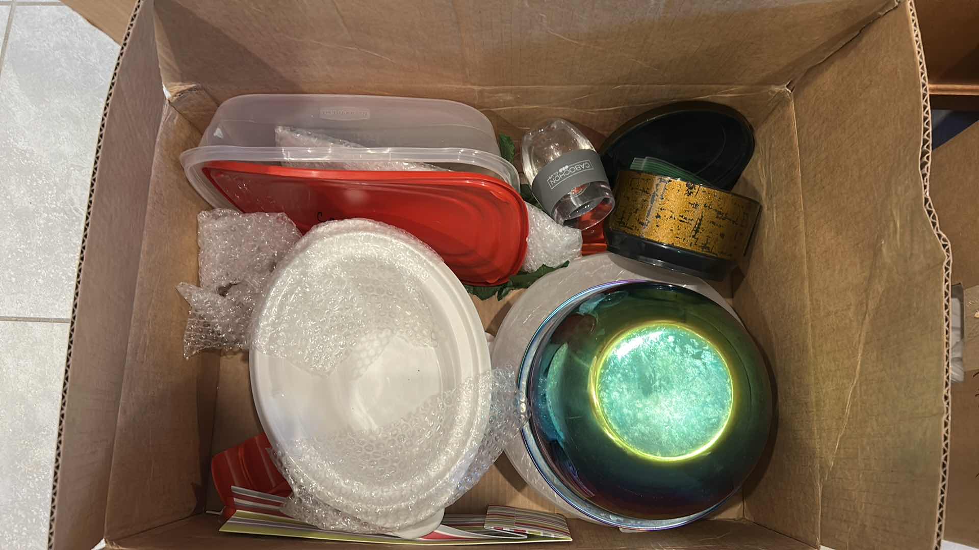 Photo 1 of CONTENTS OF BOX CROCKPOT MIXING BOWLS