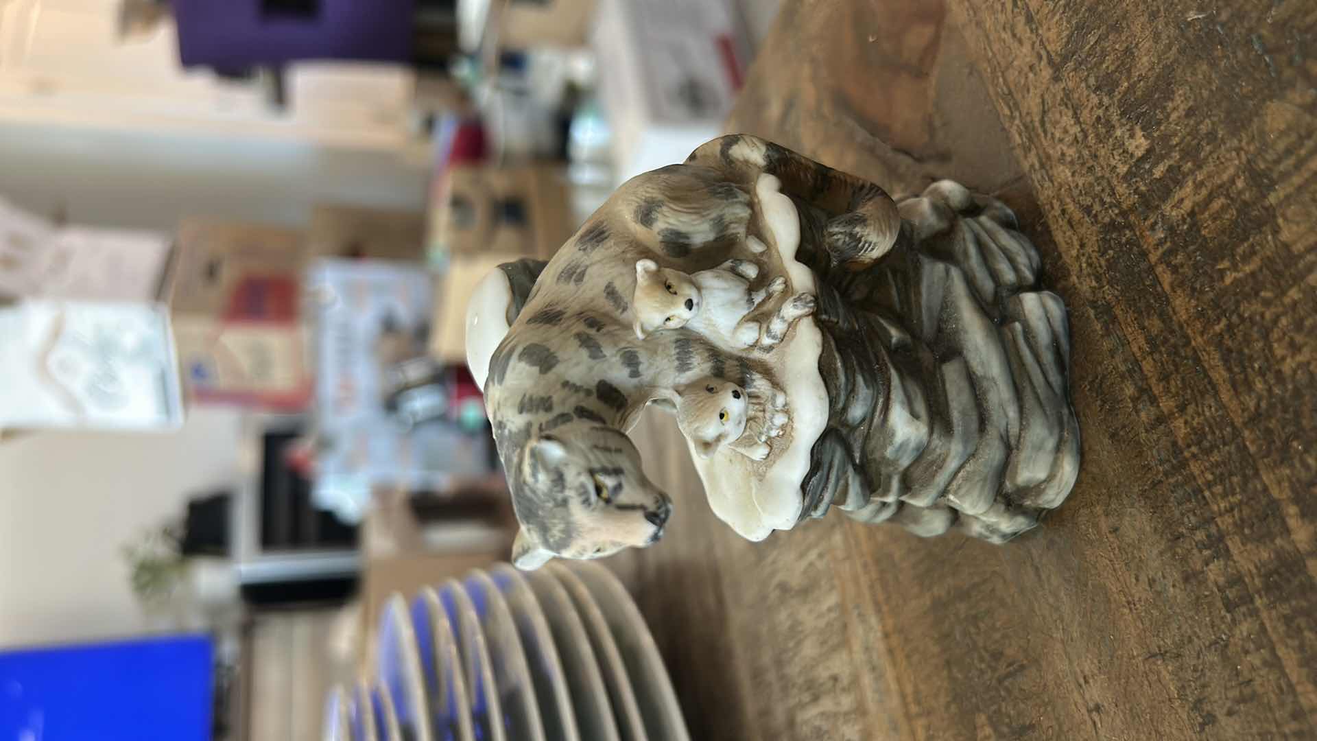 Photo 1 of LEOPARD CERAMIC SCULPTURE H4”