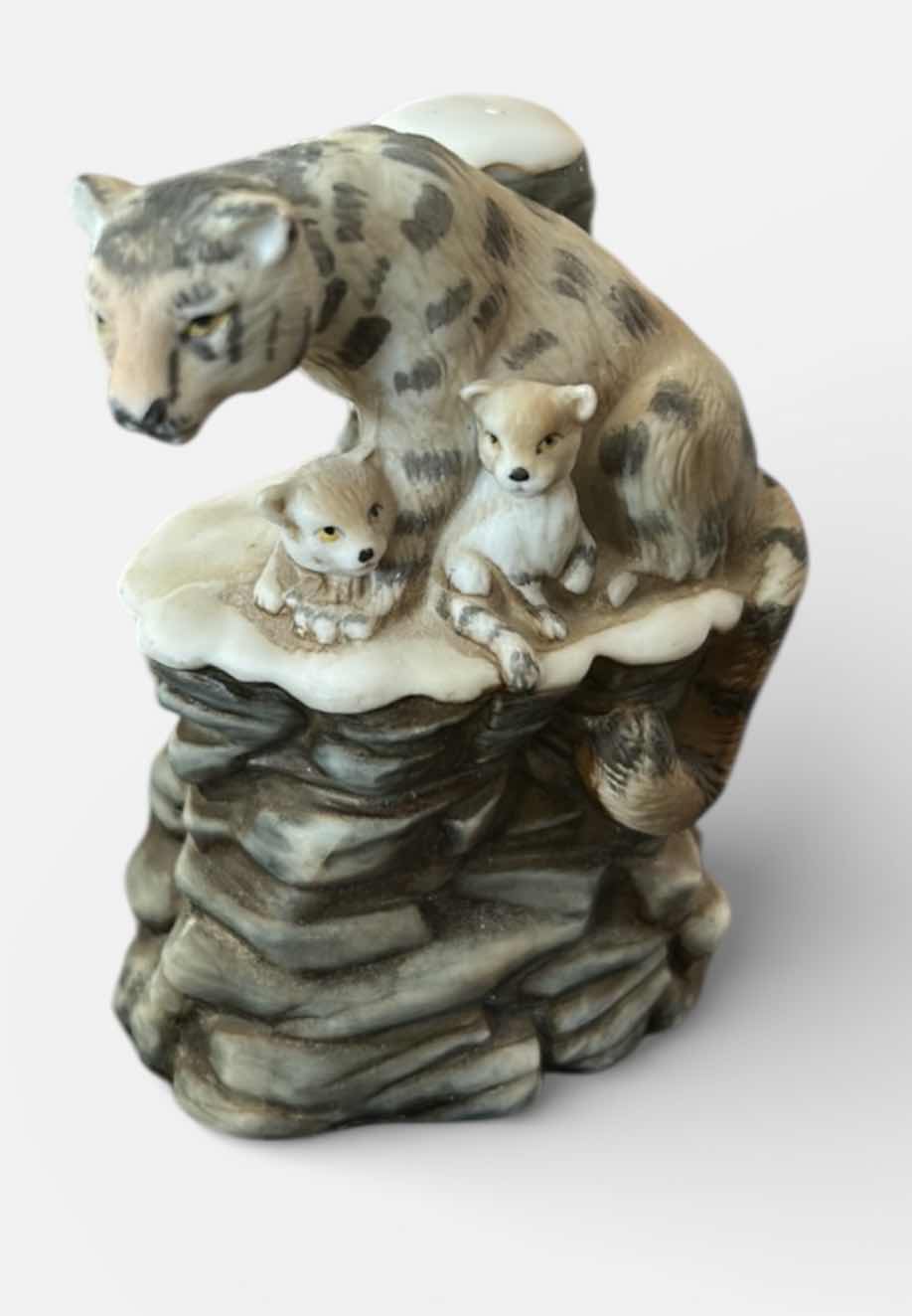 Photo 1 of LEOPARD CERAMIC SCULPTURE H4”