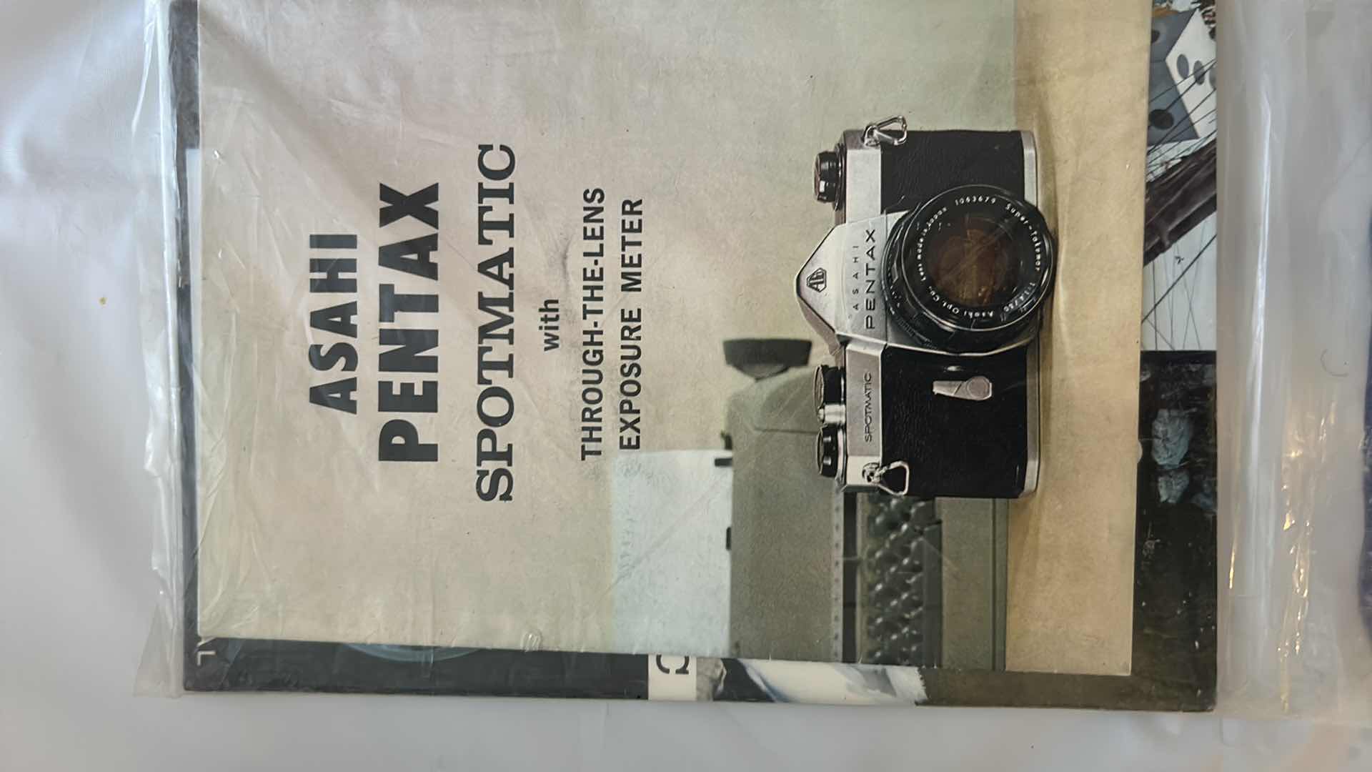 Photo 1 of ASAHI PENTAX SPOTMATIC SP 35mm FILM CAMERA