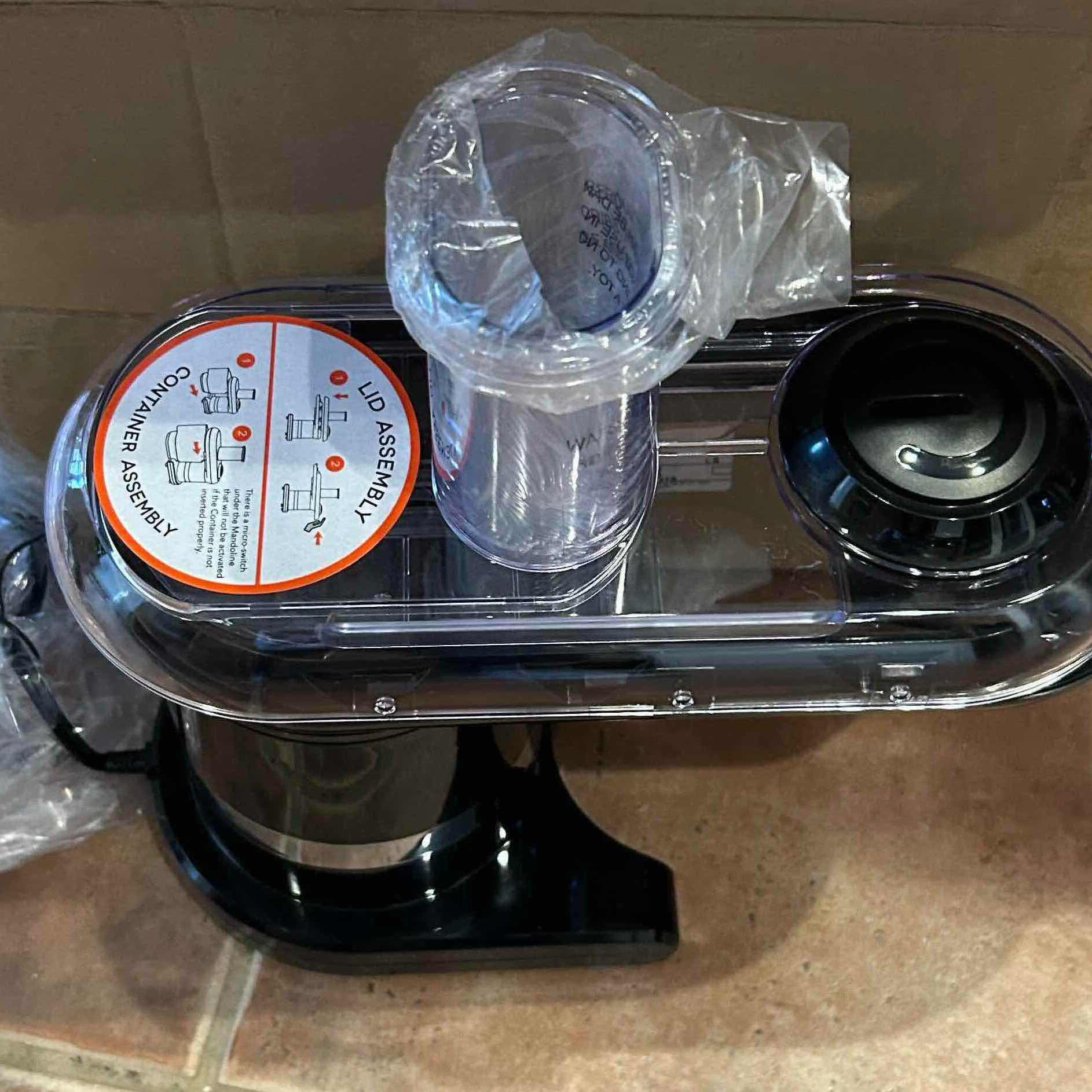 Photo 1 of CONTENTS OF BOX MASTICATING JUICER