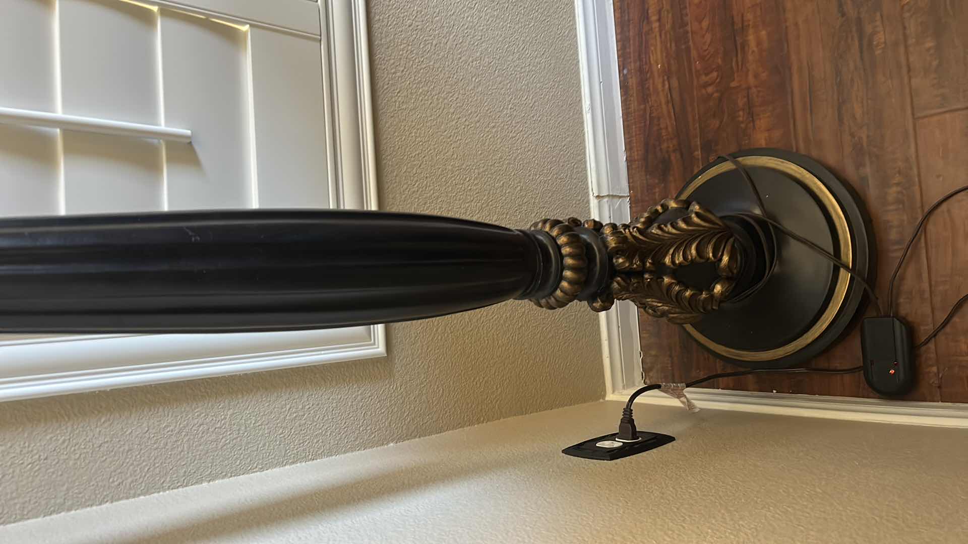 Photo 1 of TALL TRADITIONAL TORCHIERE FAUX CARVED WOOD BASE FLOOR LAMP H 75"