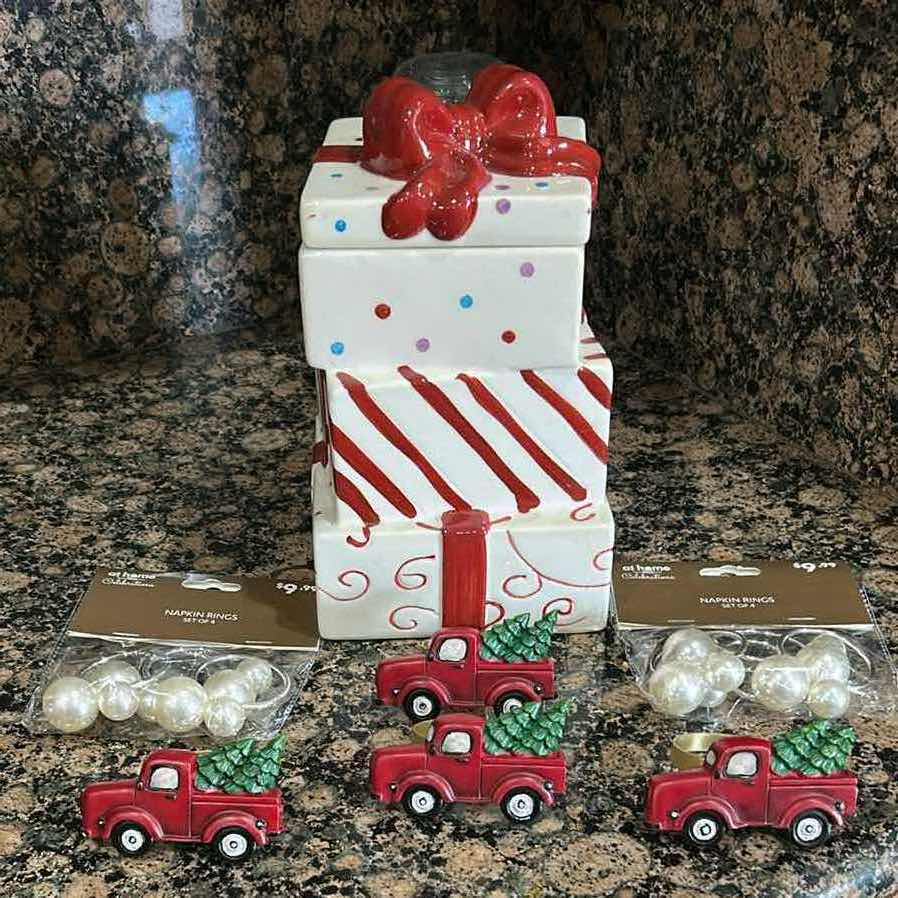 Photo 1 of CHRISTMAS NAPKIN RINGS DECORATIVE GLASS PRESENTS