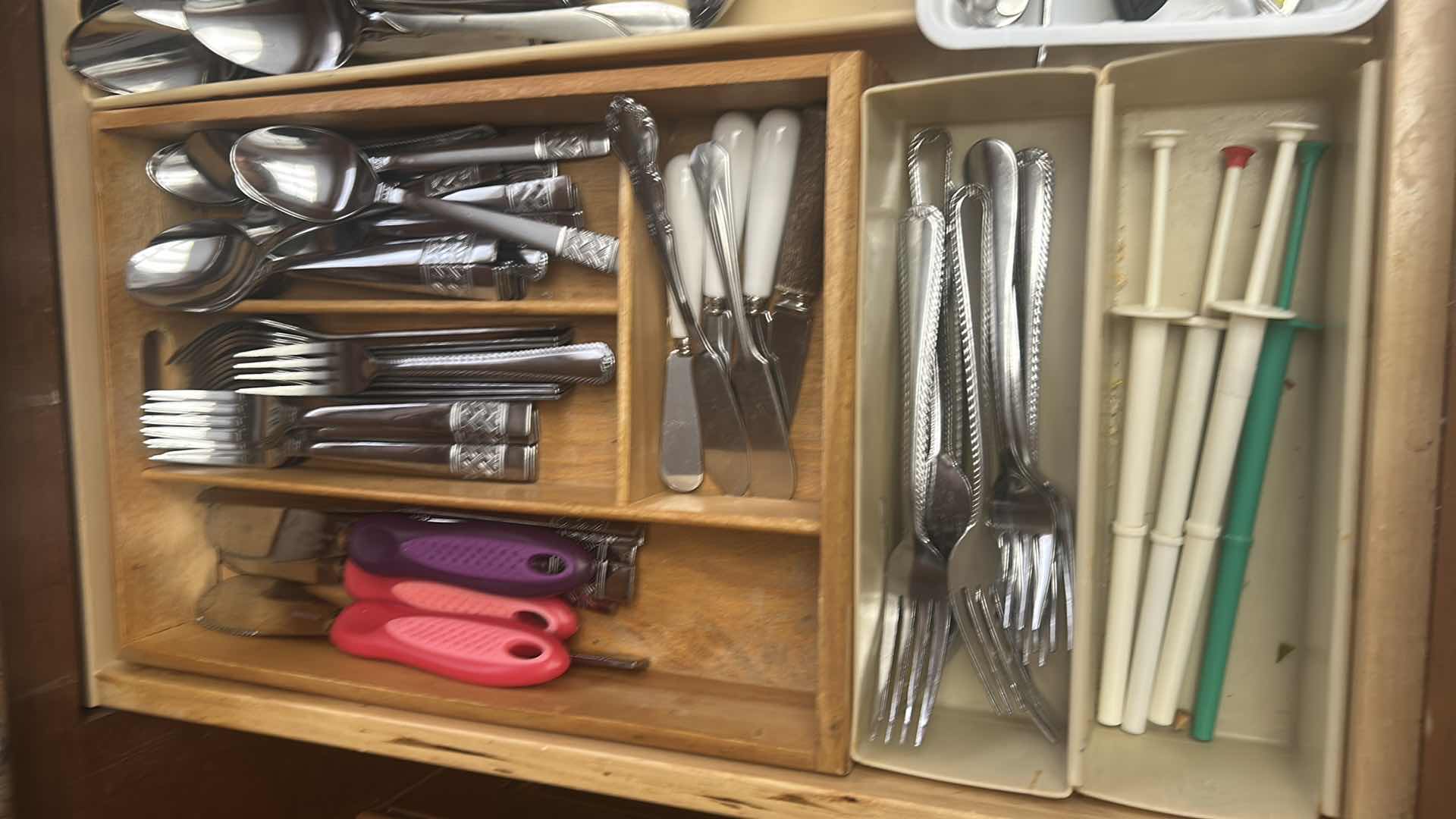 Photo 1 of CONTENTS OF DRAWER SILVERWARE BAG OF SILVERWARE