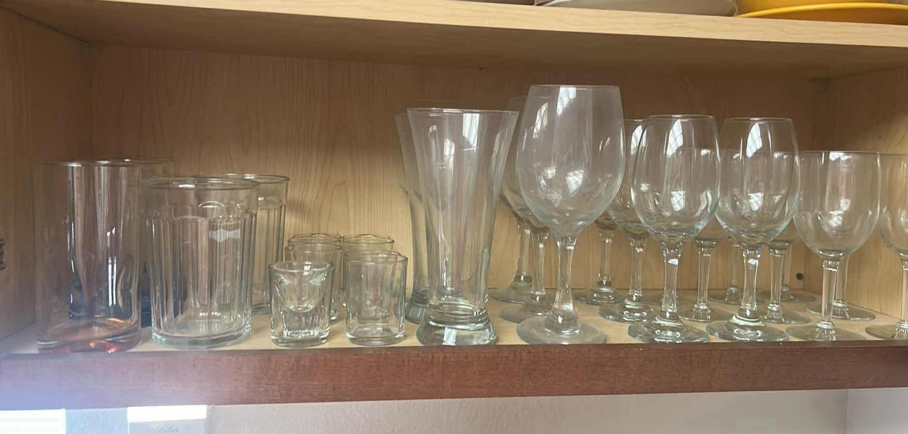 Photo 1 of CONTENTS OF SHELF GLASSWARE