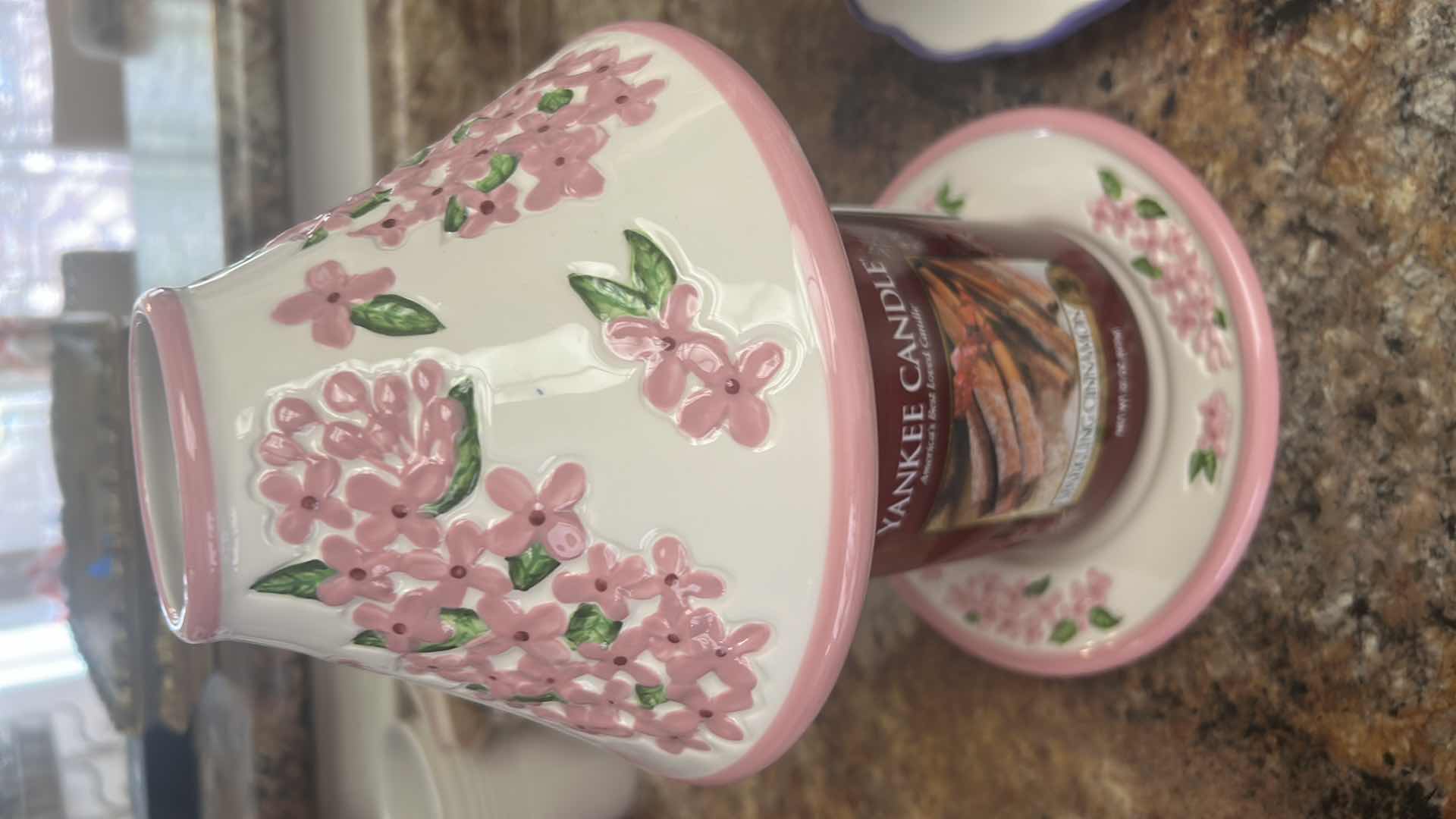 Photo 1 of 2- VINTAGE CERAMIC SHADE YANKEE CANDLE HOLDER