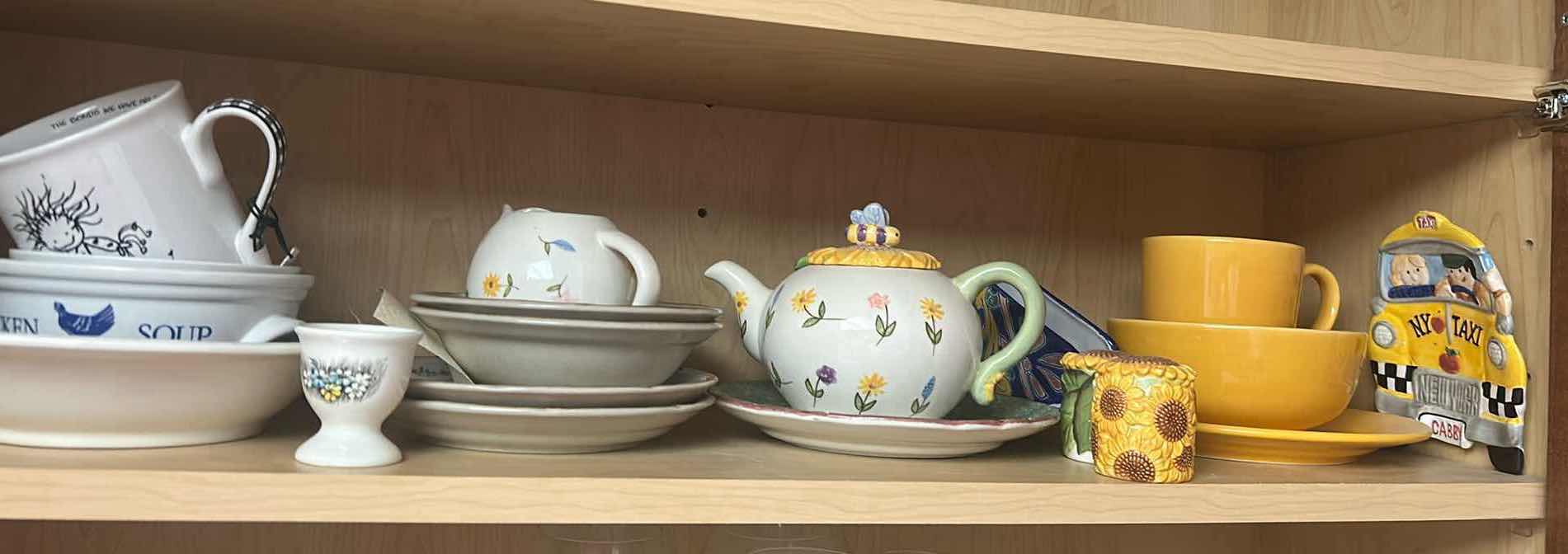 Photo 1 of CONTENTS OF SHELF