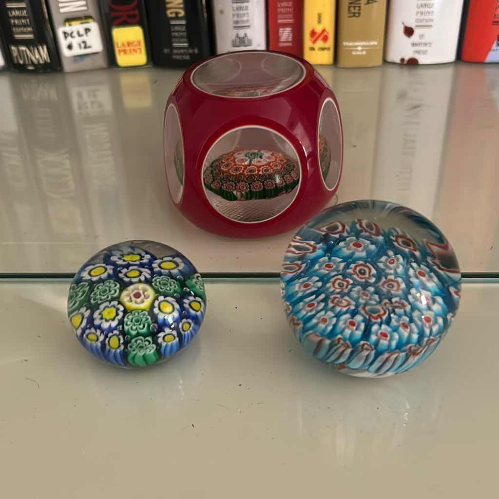 Photo 1 of 3- COLLECTABLE ART GLASS PAPERWEIGHT
