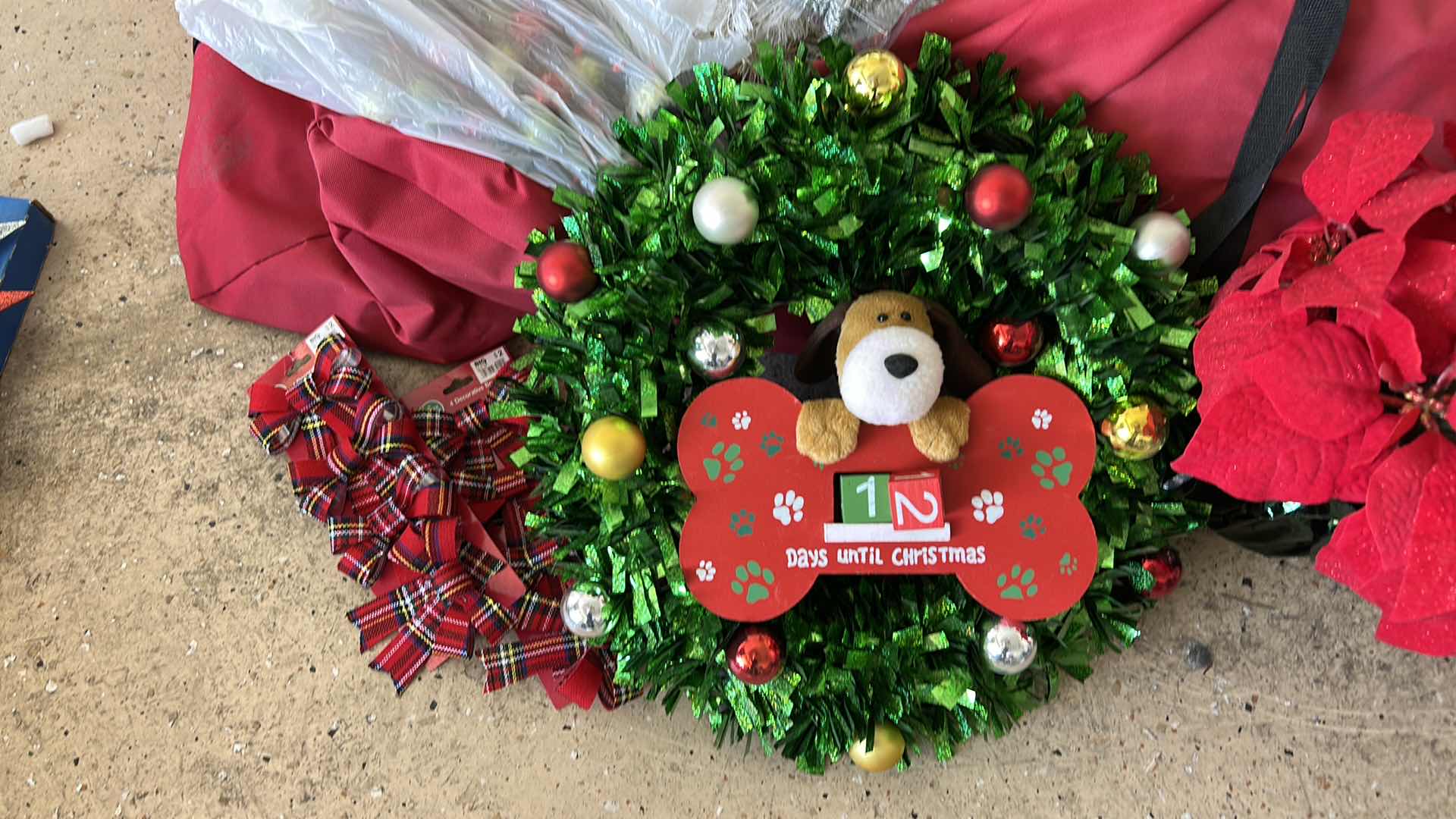 Photo 1 of CHRISTMAS DECOR