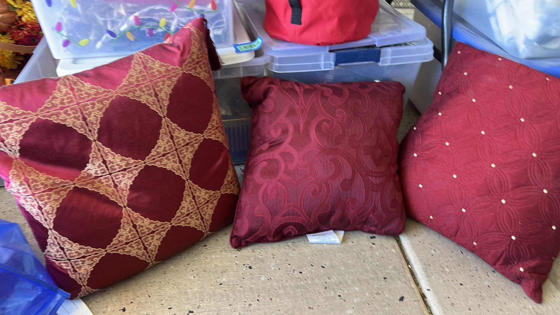 Photo 1 of 6 RED AND GOLD TOSS PILLOWS