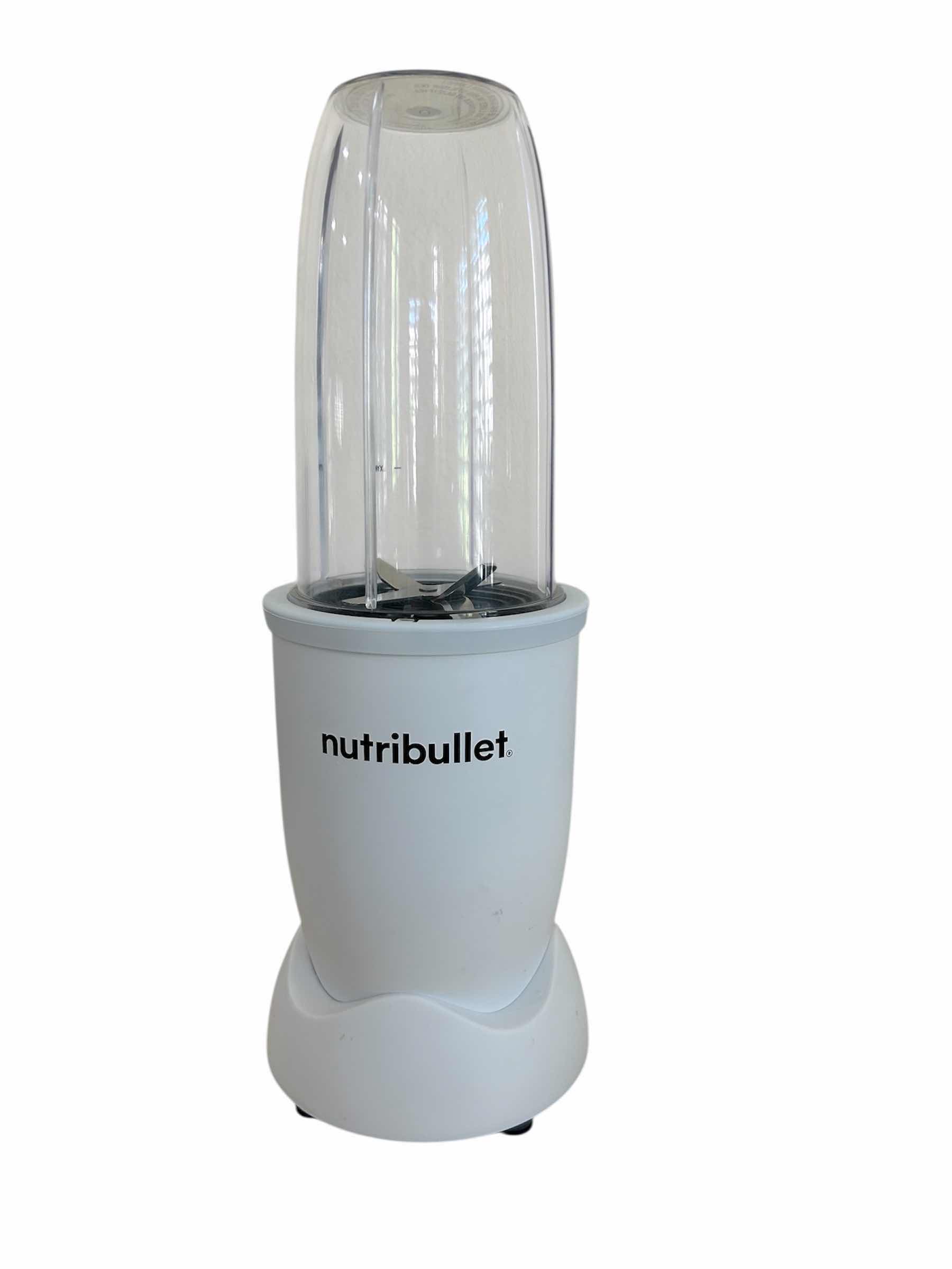 Photo 1 of NUTRIBULLET PERSONNEL BLENDER AND WHITE