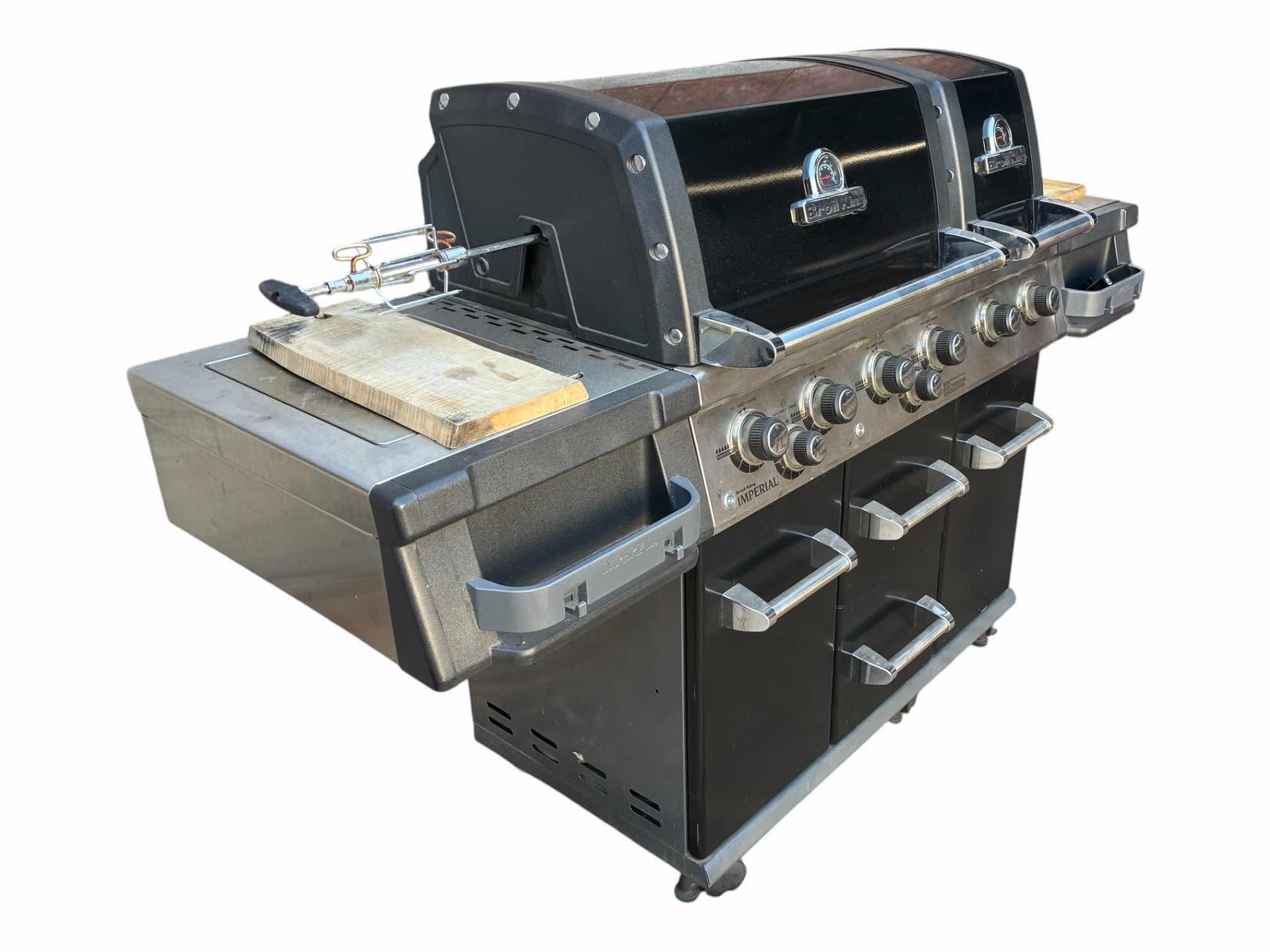 Photo 1 of BROIL KING IMPERIAL NATURAL GAS CONVERTED BBQ GRILL 9577-87