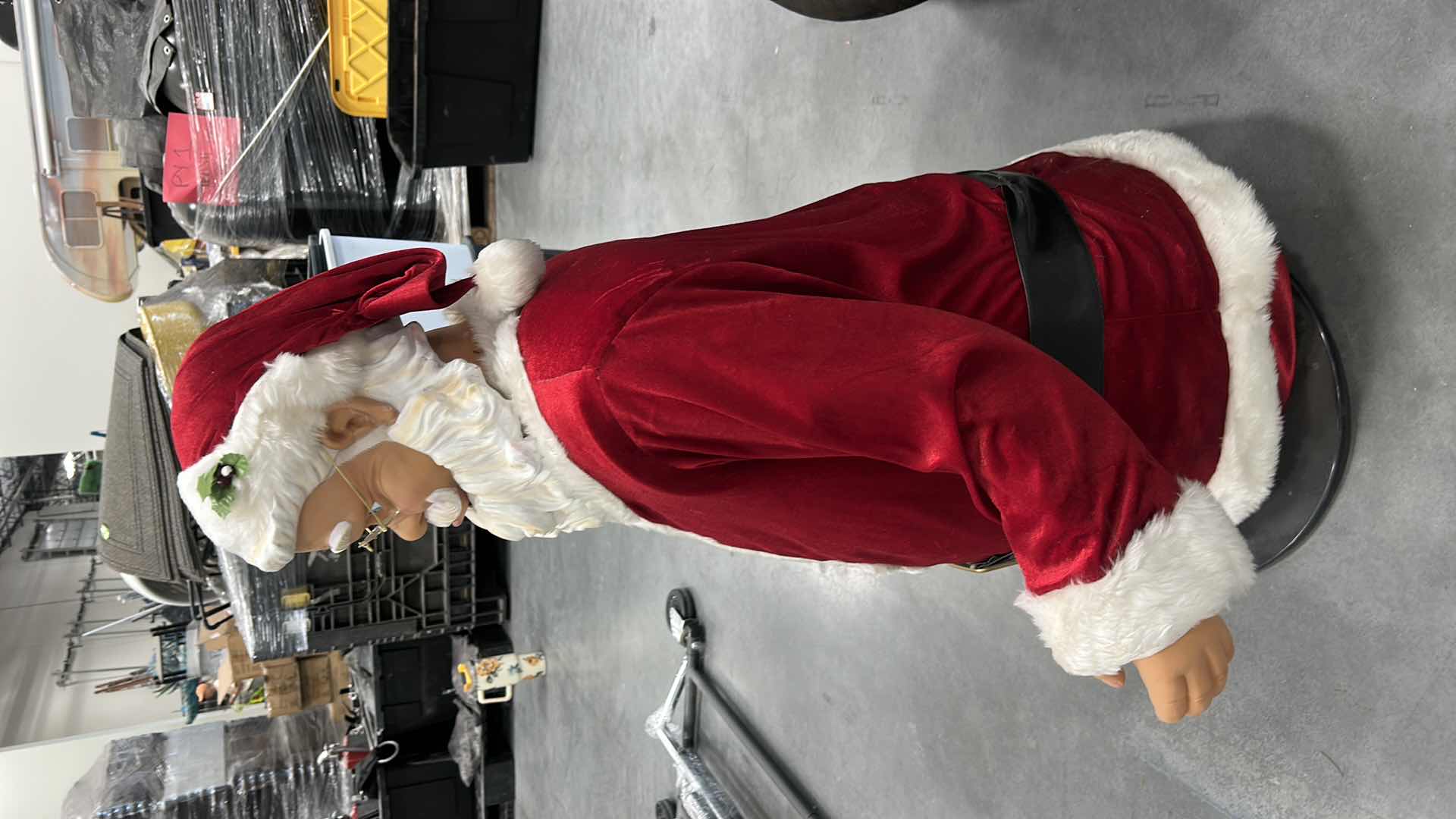Photo 1 of ANIMATED PLUG IN SANTA CLAUSE TORSO H 3’