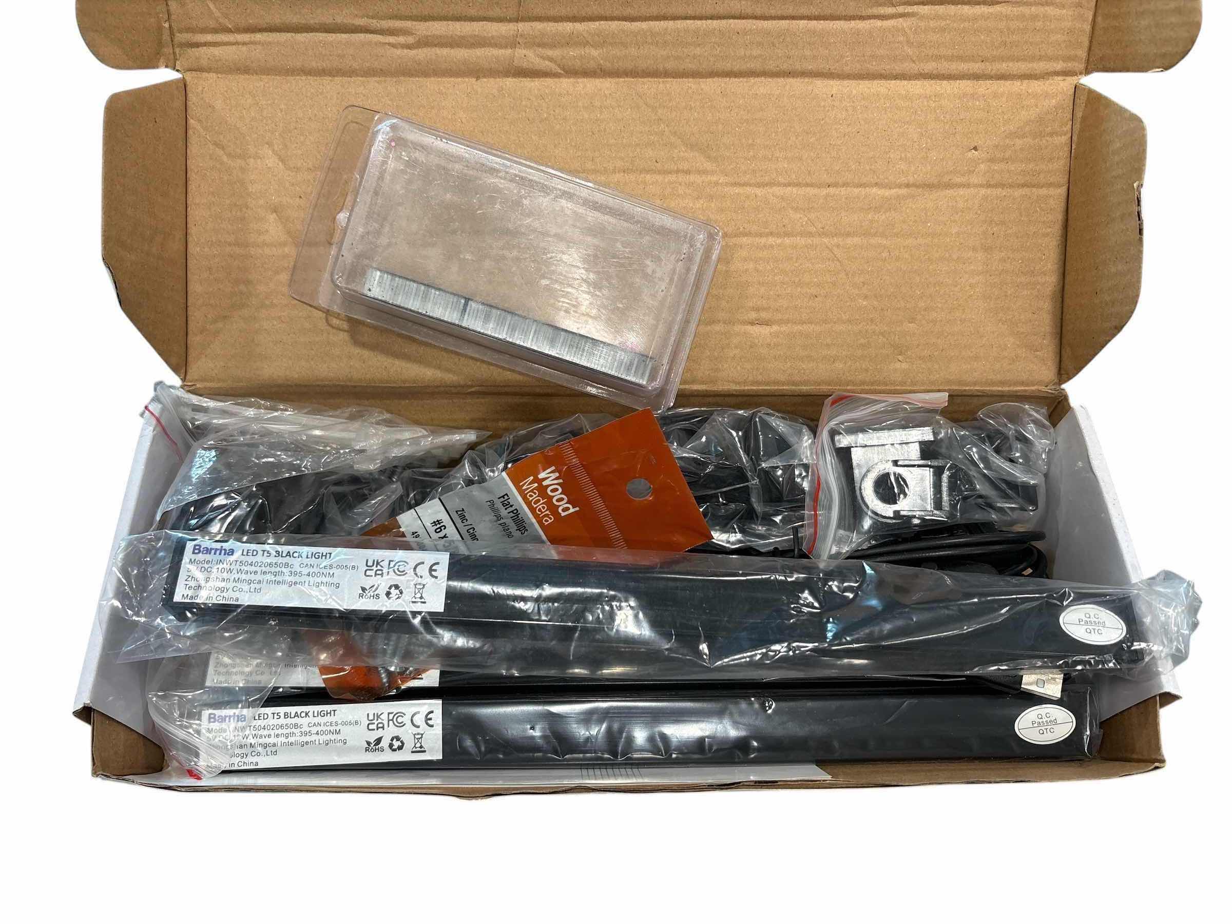 Photo 1 of BARRINA LED BLACK LIGHT 1FT S-SERIES