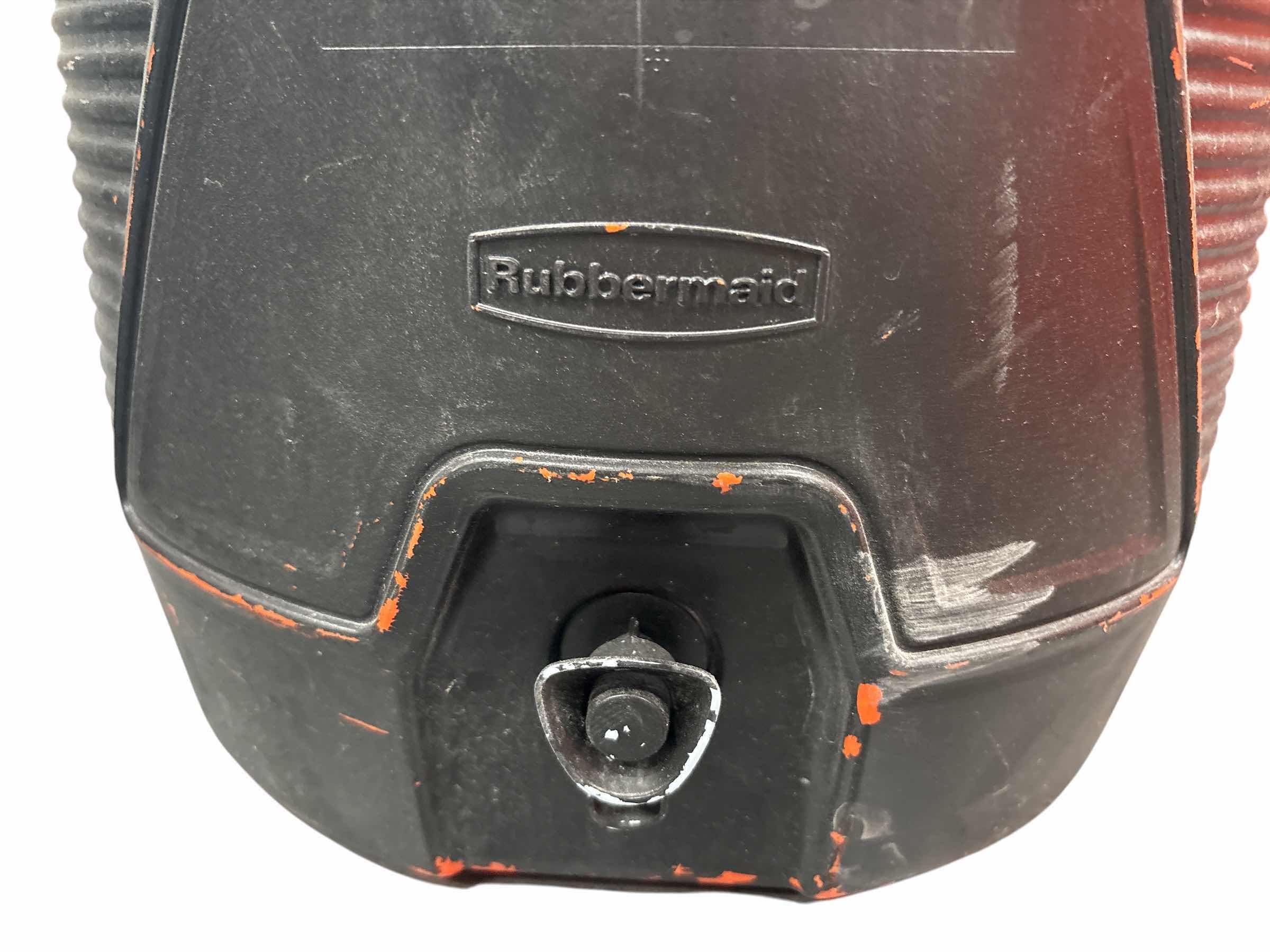 Photo 1 of (2)PCS RUBBERMAID 5 GALLON INSULATED BEVERAGE COOLER RETAIL $80