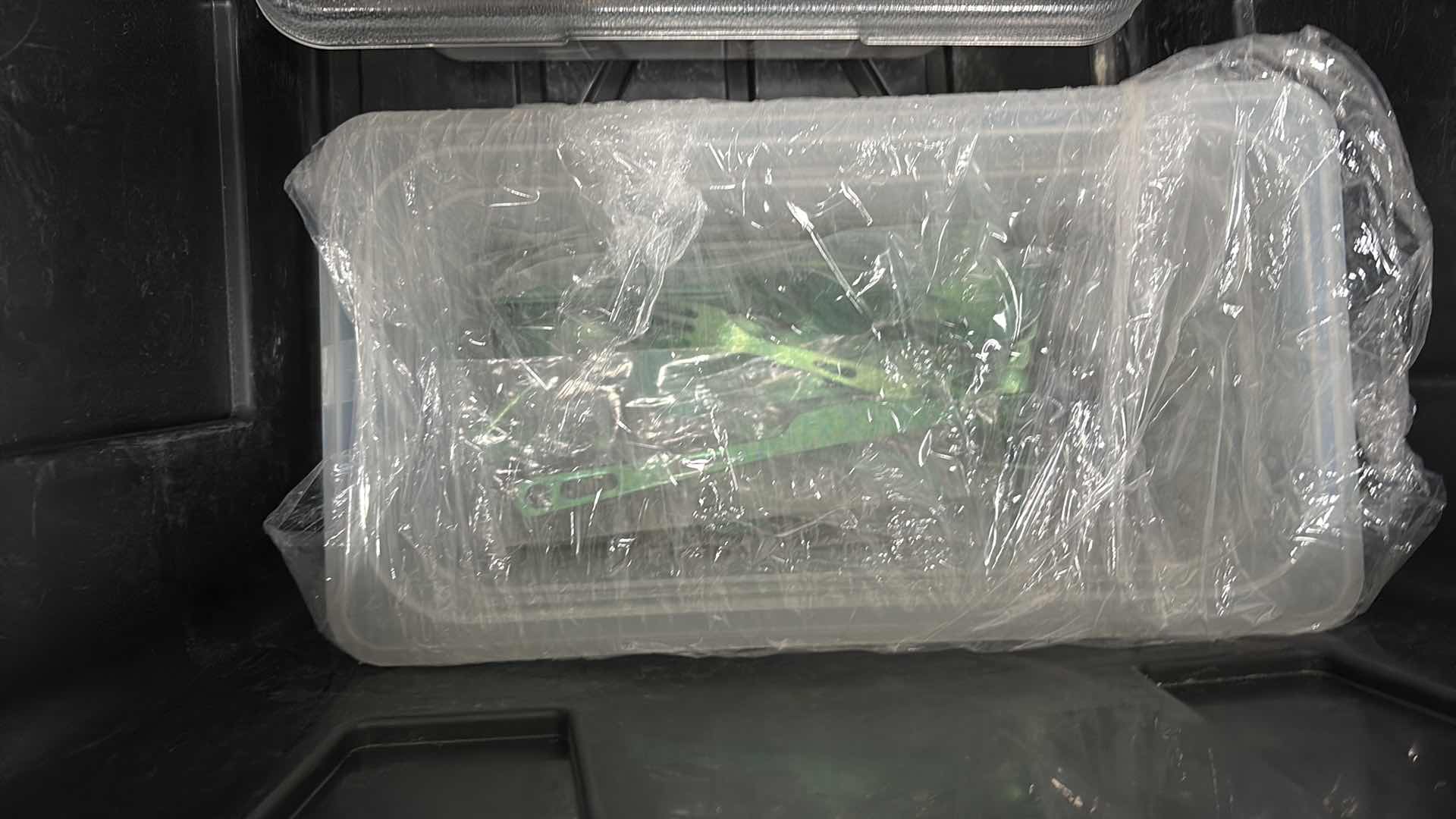 Photo 1 of CONTAINER OF FLATWARE