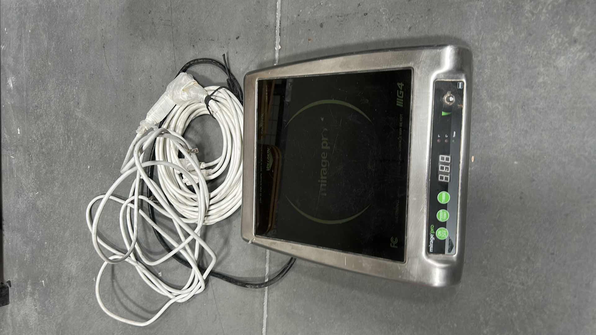 Photo 1 of VOLLRATH MIRAGE PRO COUNTERTOP INDUCTION RANGE,