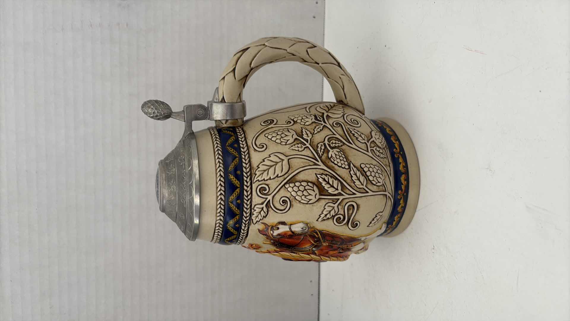 Photo 1 of 1997 ANHEUSER BUSCH COLLECTORS CLUB STEIN “PRIDE AND TRADITION” COA