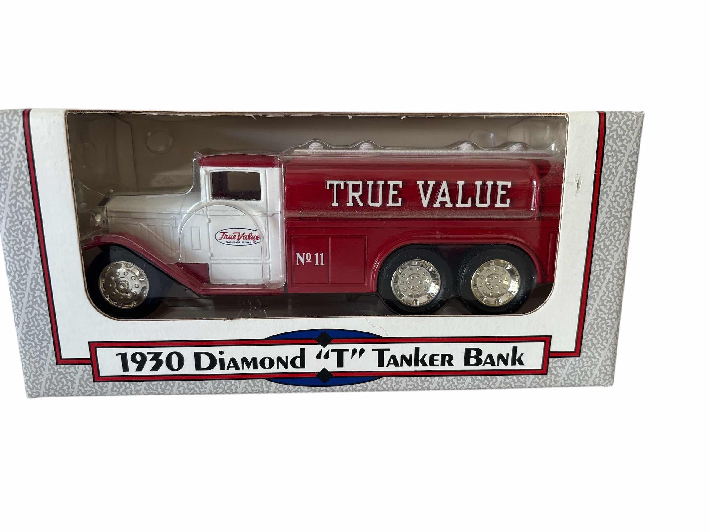 Photo 1 of ERTL “1930 DIAMOND ” T “ TANKER TRUCK” DIE CAST METAL BANK
