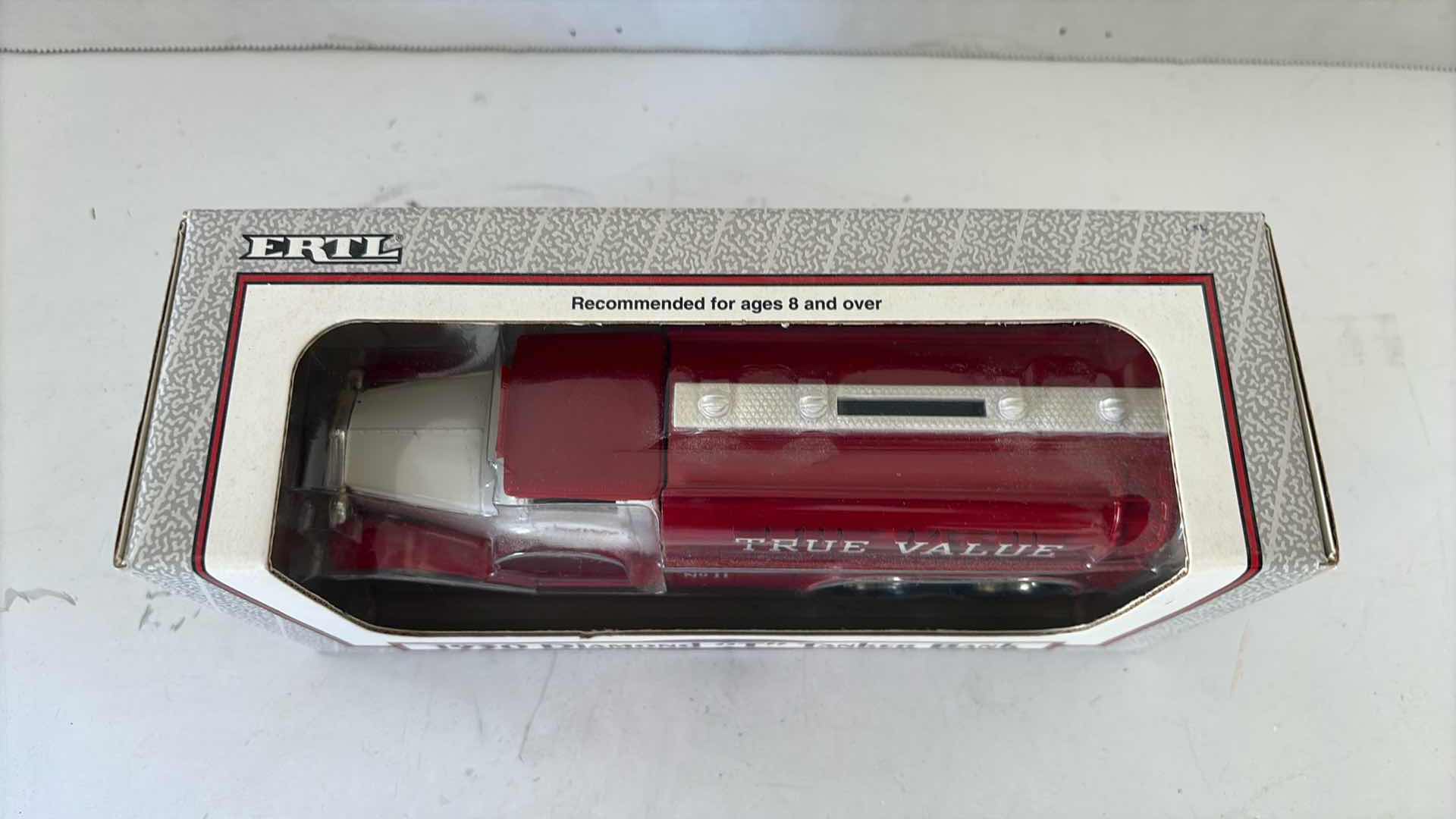 Photo 1 of ERTL “1930 DIAMOND ” T “ TANKER TRUCK” DIE CAST METAL BANK
